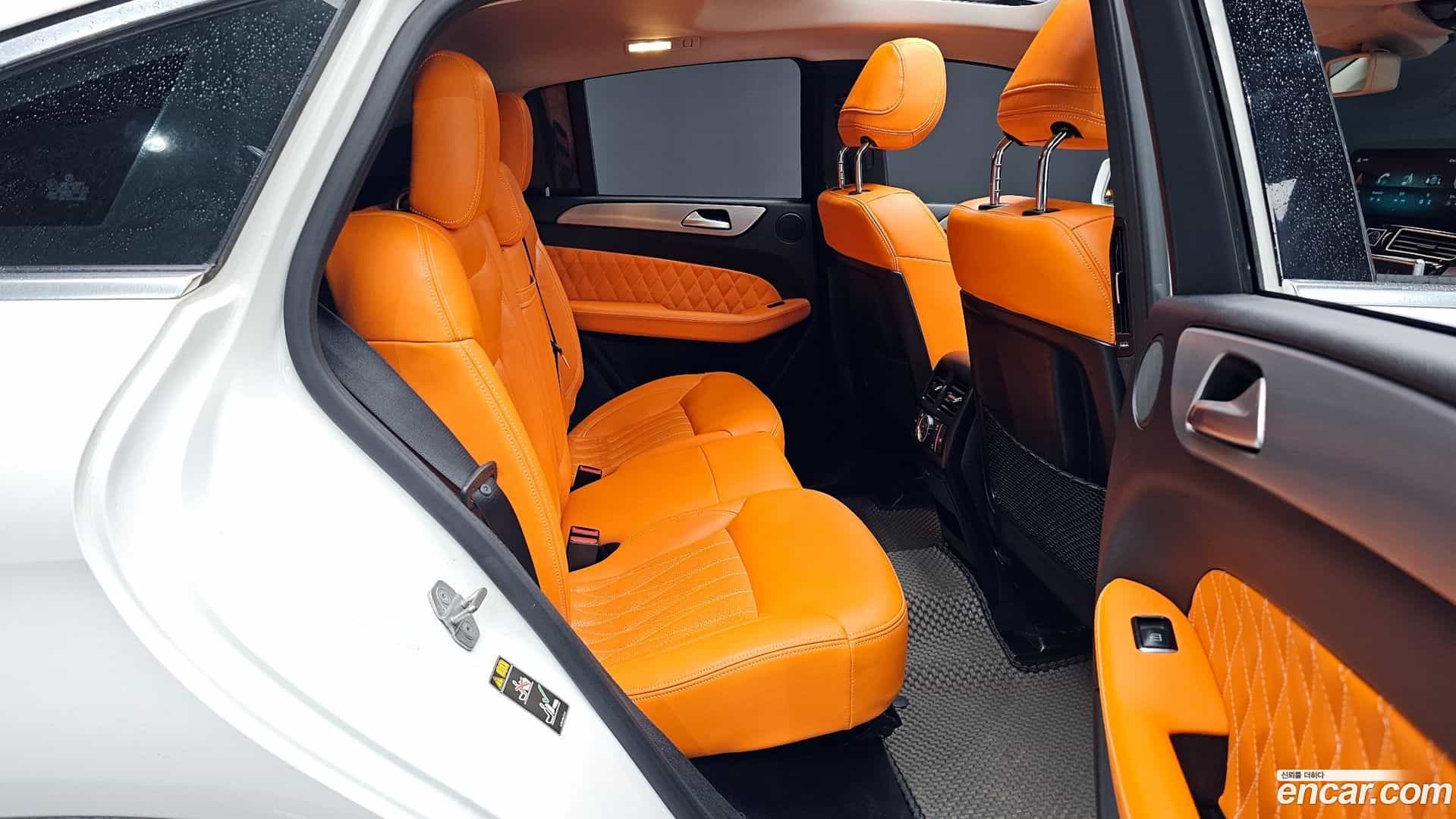 GLE-Class Mercedes-Benz 2018.8-OPTION-015