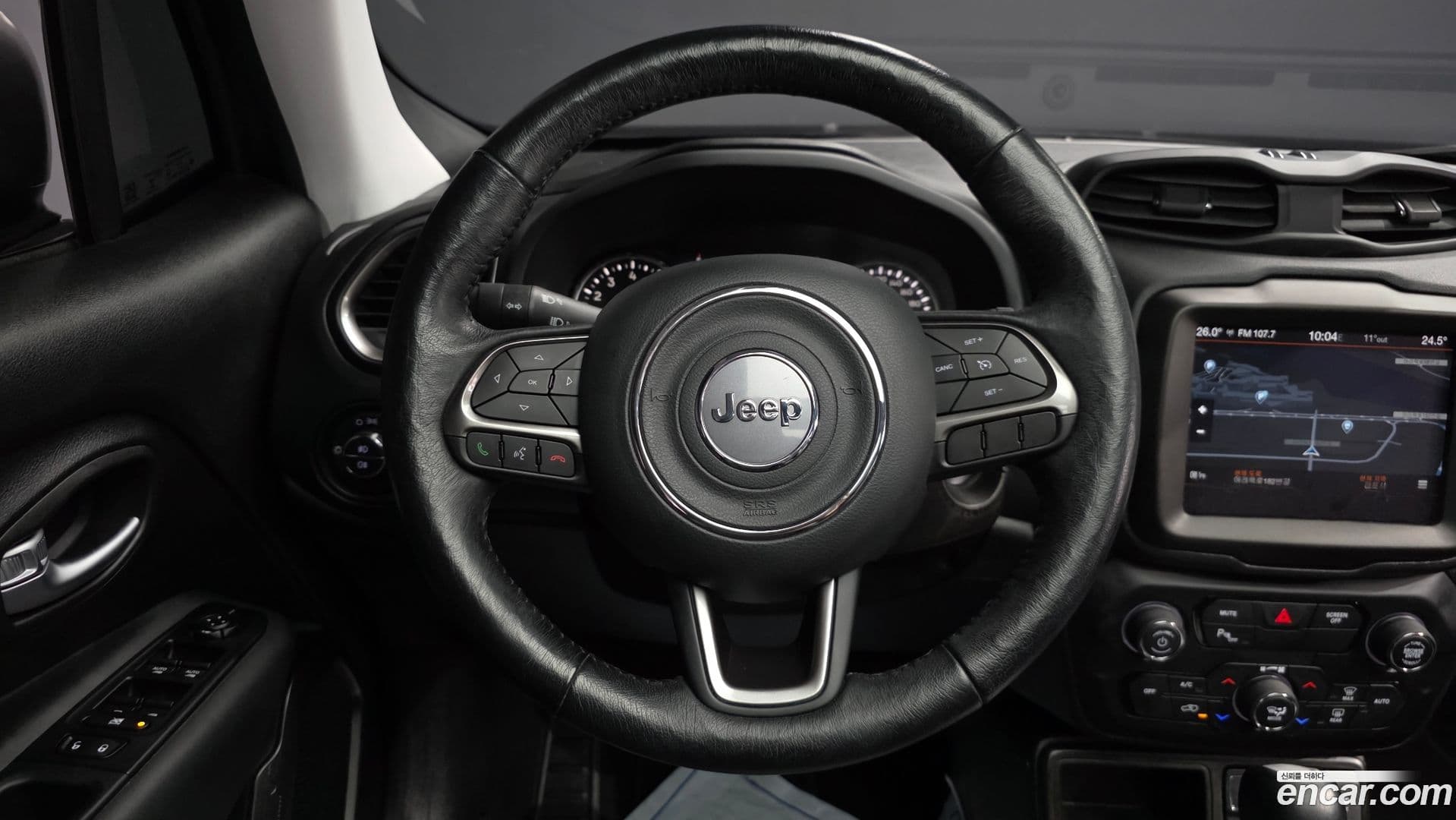 Main__Slider__Photo:Renegade Jeep 2019.10-12