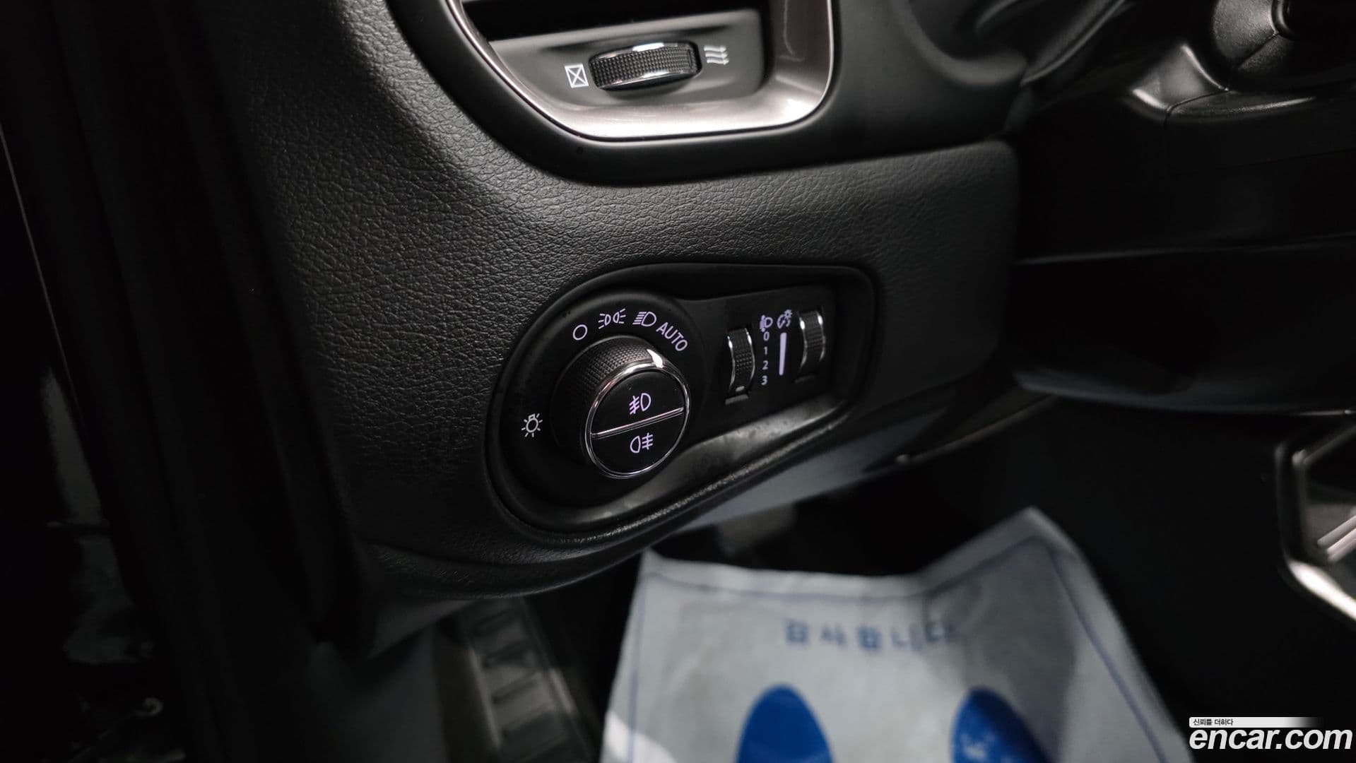 Main__Slider__Photo:Renegade Jeep 2019.10-27