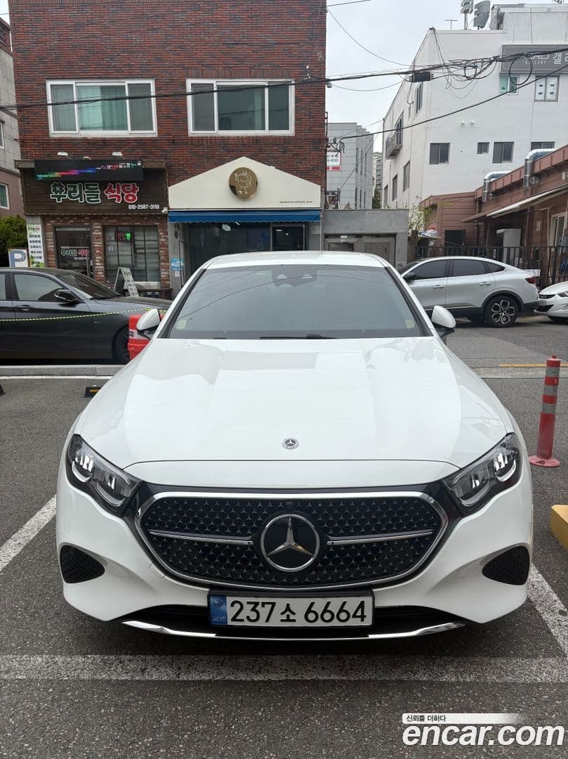 Main__Slider__Photo:E-Class Mercedes-Benz 2024.11-0