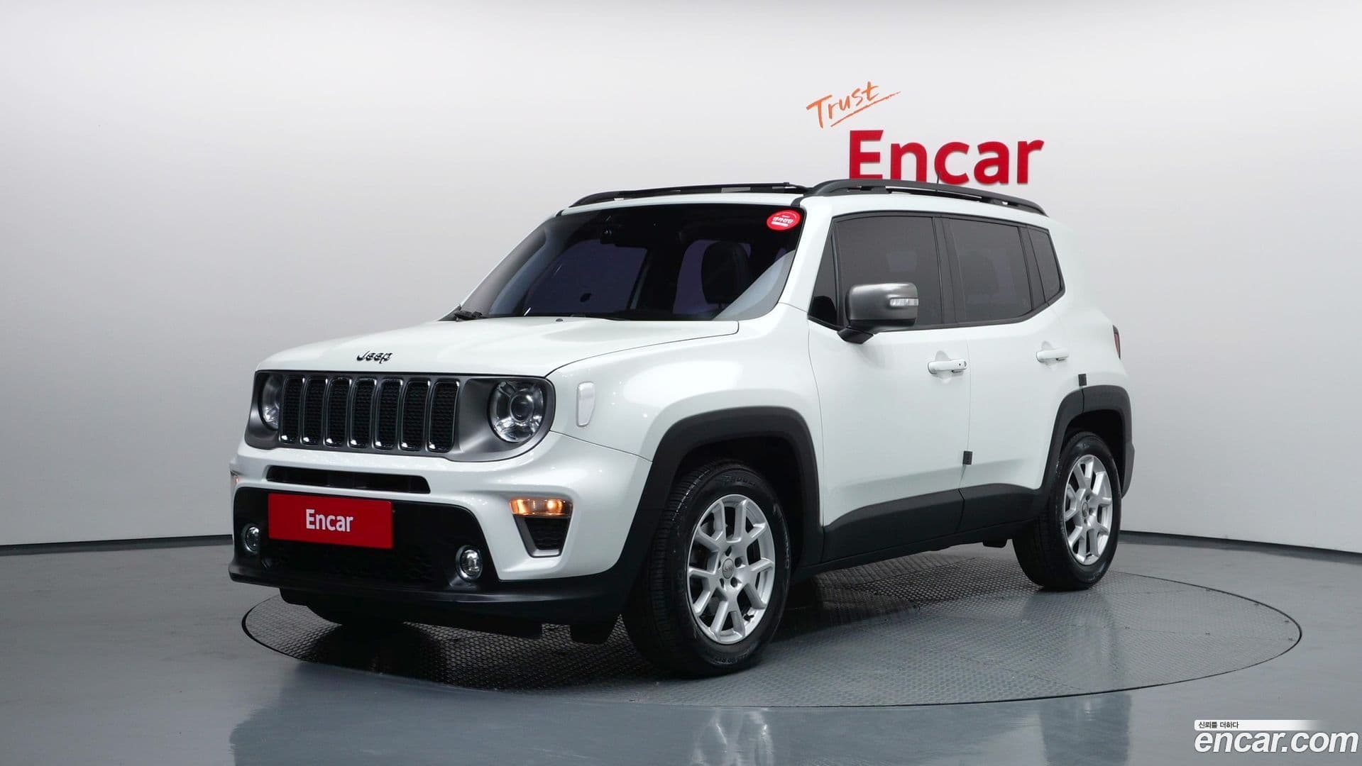 Main__Slider__Photo:Renegade Jeep 2019.5-0