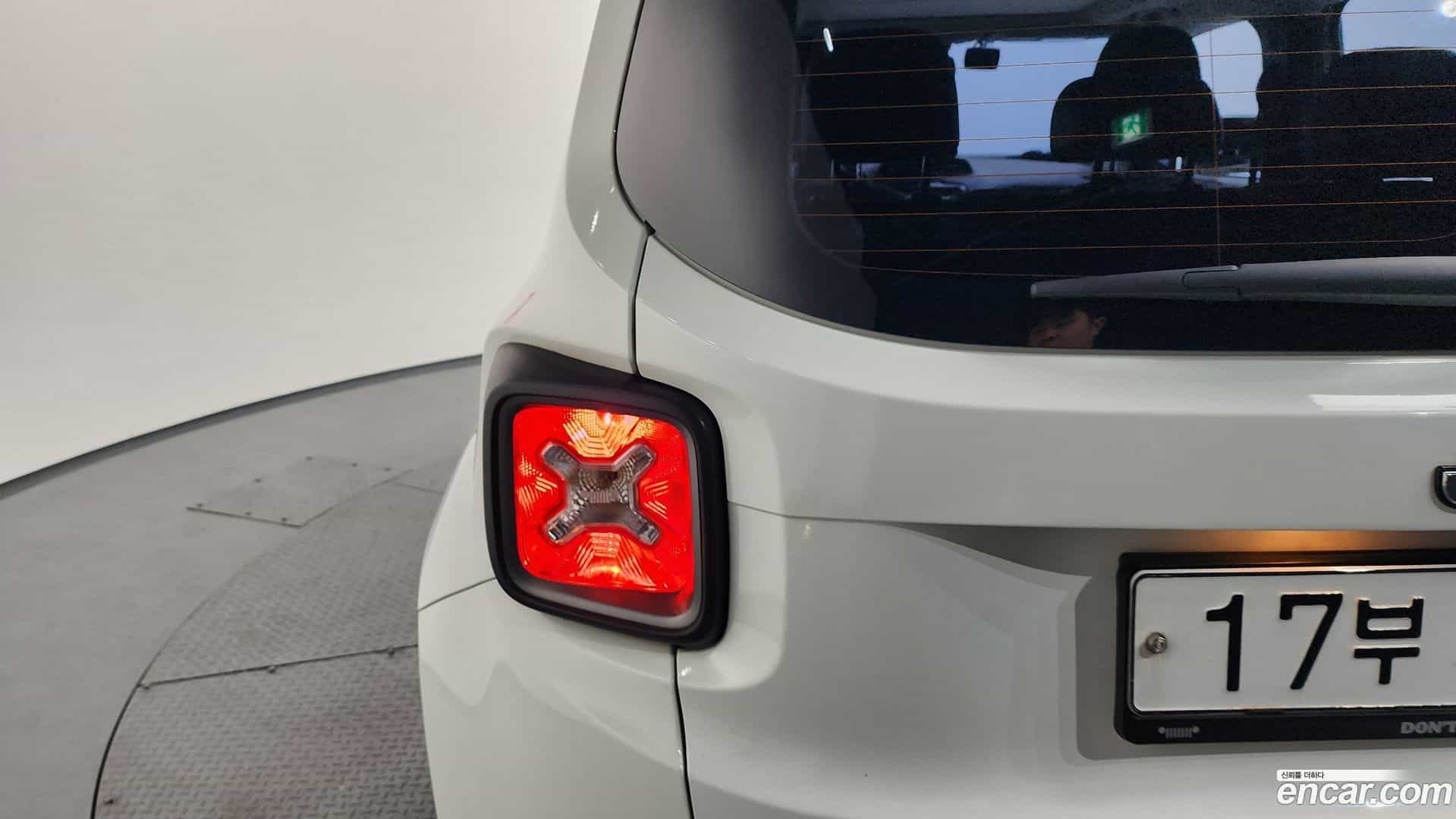 Renegade Jeep 2019.5-OUTER-033