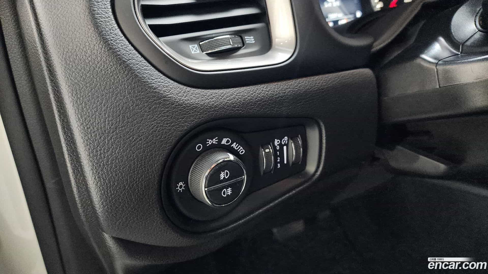 Renegade Jeep 2019.5-OPTION-041