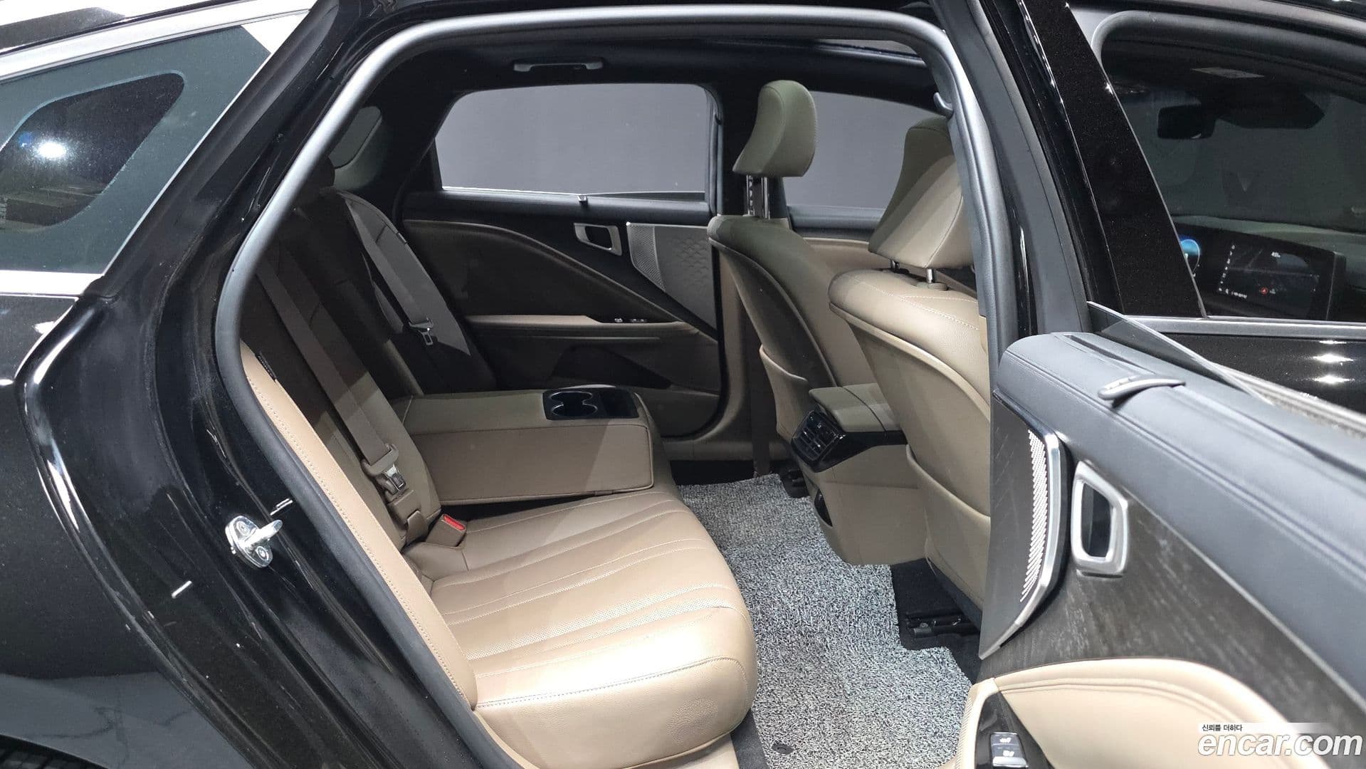 Main__Slider__Photo:K8 Kia 2022.10-11