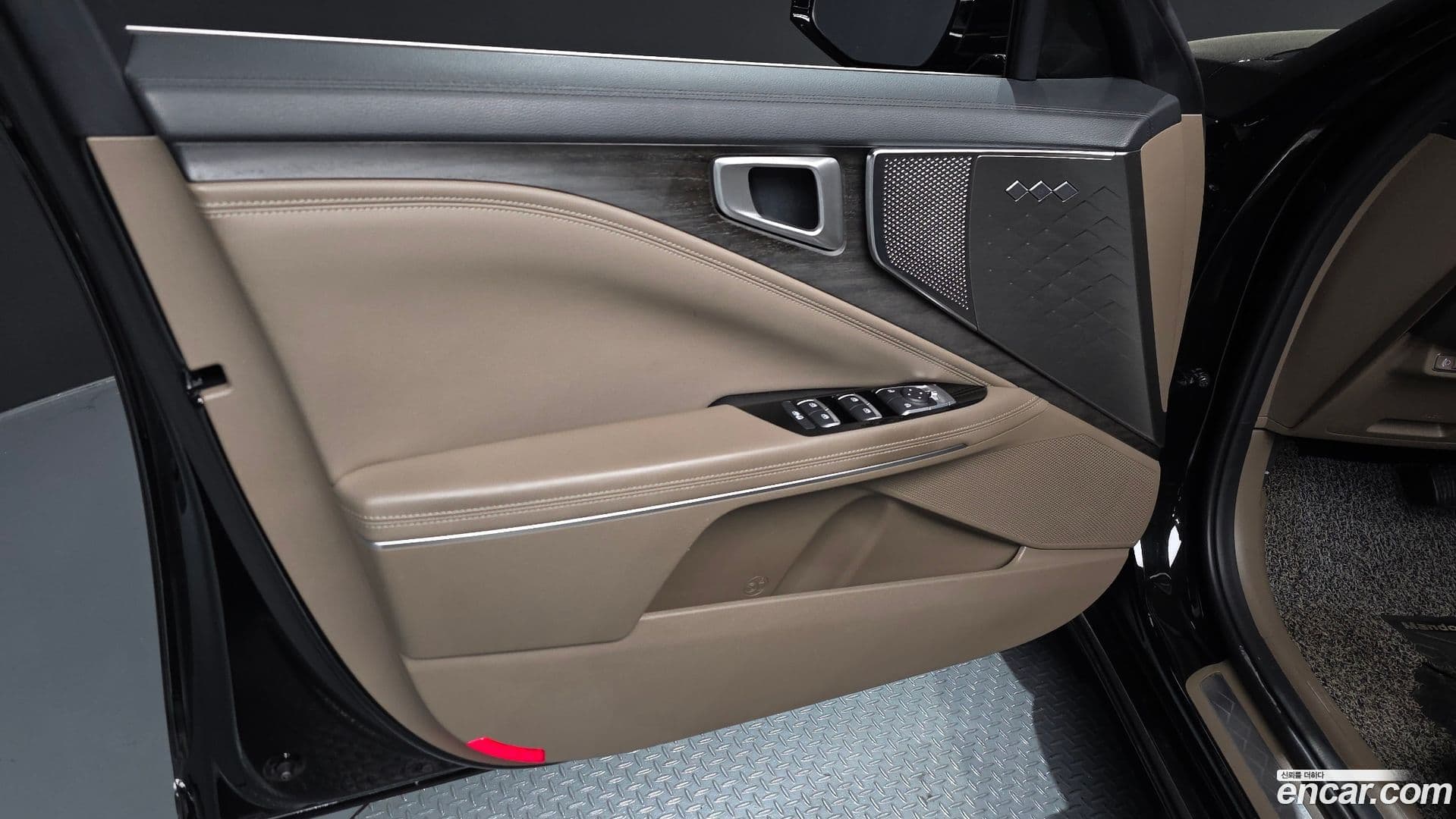 Main__Slider__Photo:K8 Kia 2022.10-23