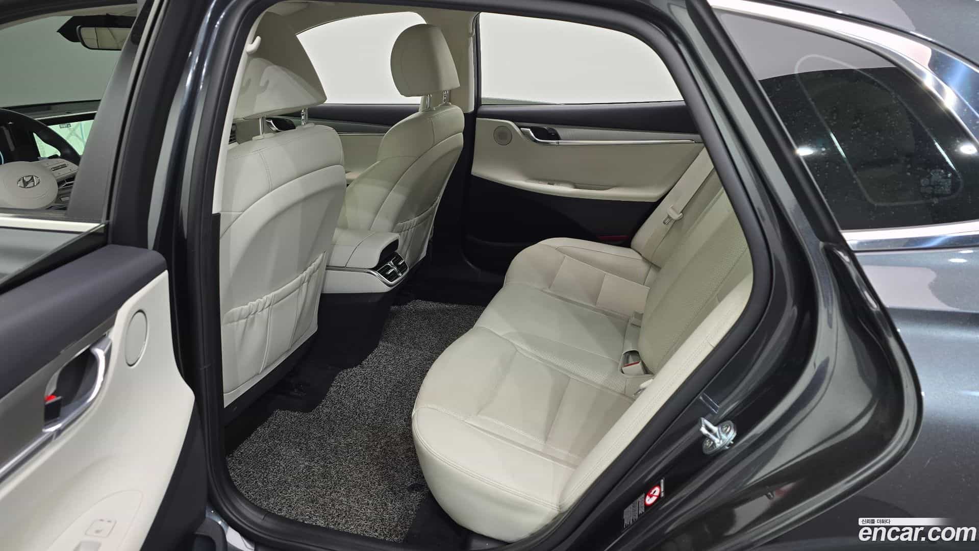 Grandeur Hyundai 2021.5-OPTION-015
