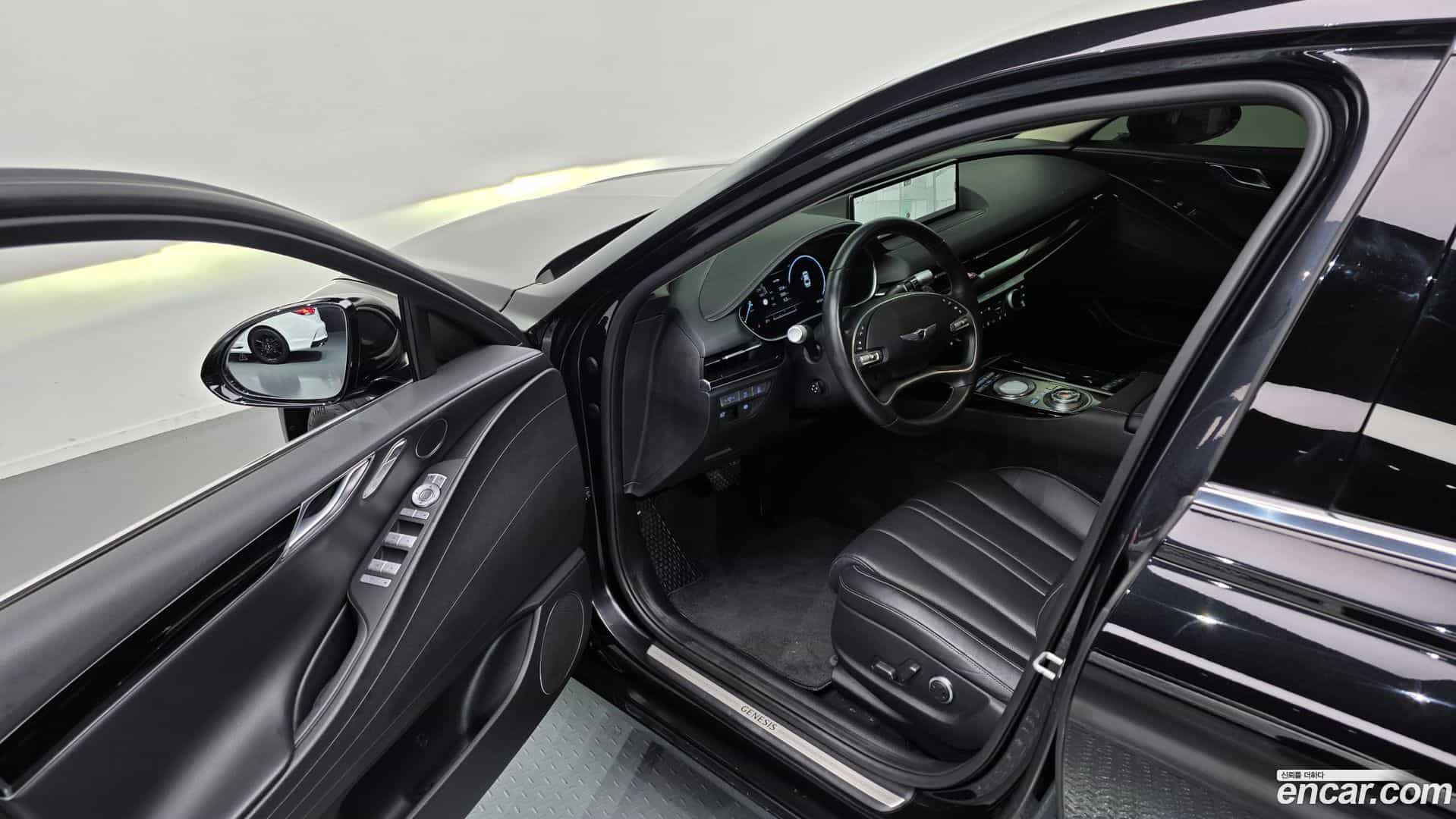 G80 Genesis 2022.0-INNER-010