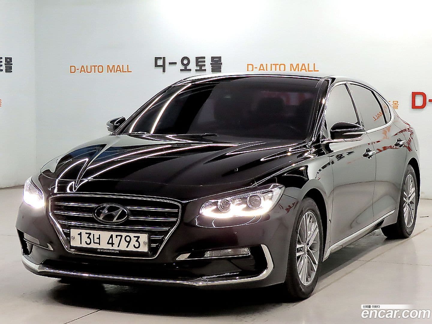 Main__Slider__Photo:Grandeur Hyundai 2018.4-0