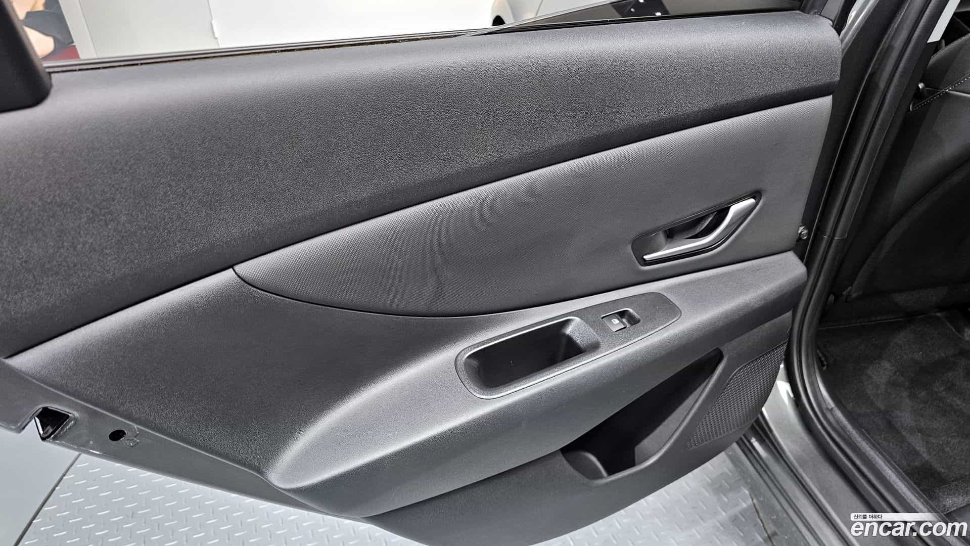 AVANTE Hyundai 2022.6-INNER-035