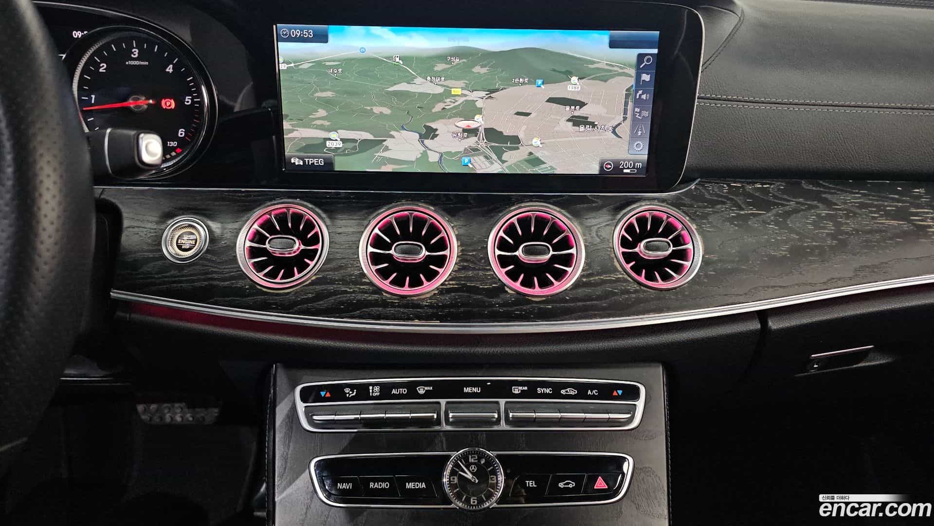 E-Class Mercedes-Benz 2018.11-OPTION-020