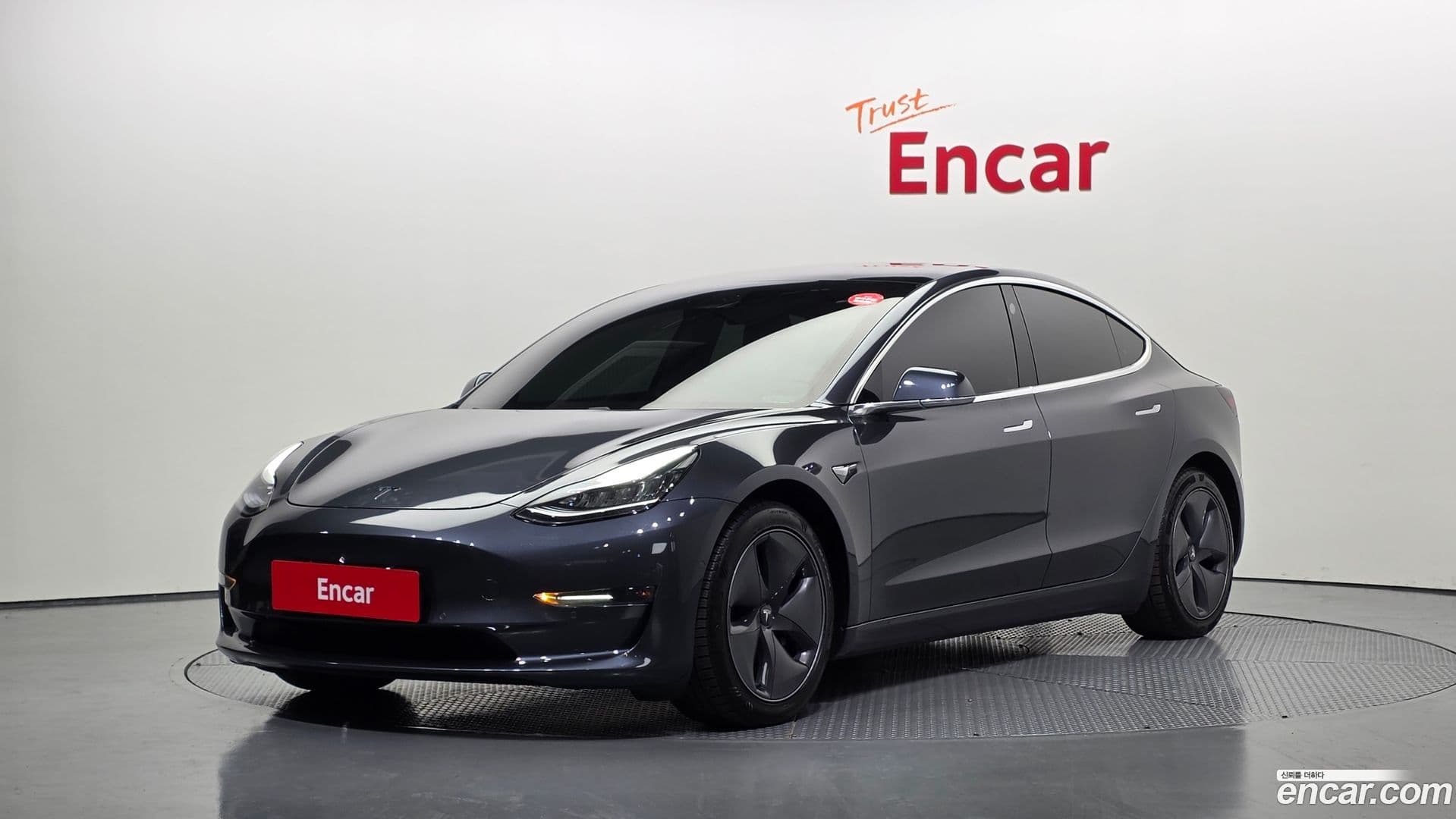 Main__Slider__Photo:Model 3 Tesla 2020.2-0