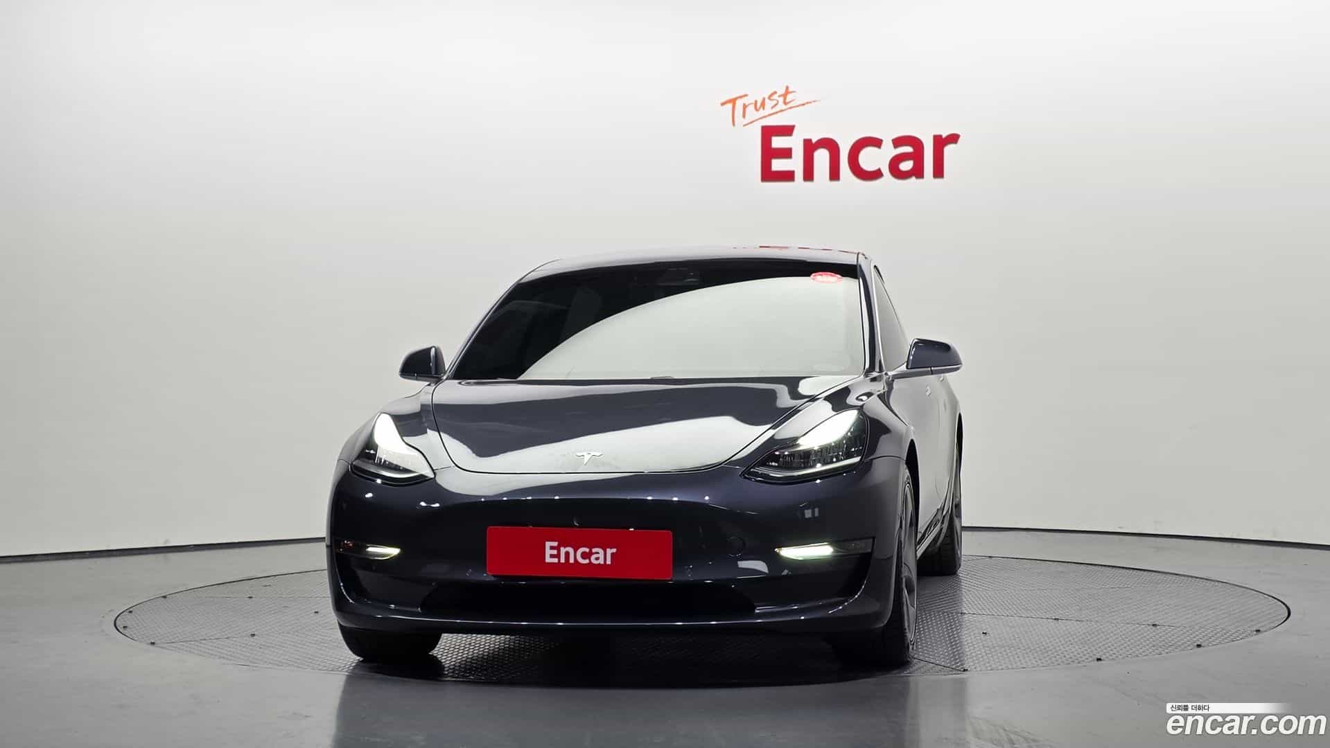 Model 3 Tesla 2020.2-OUTER-003