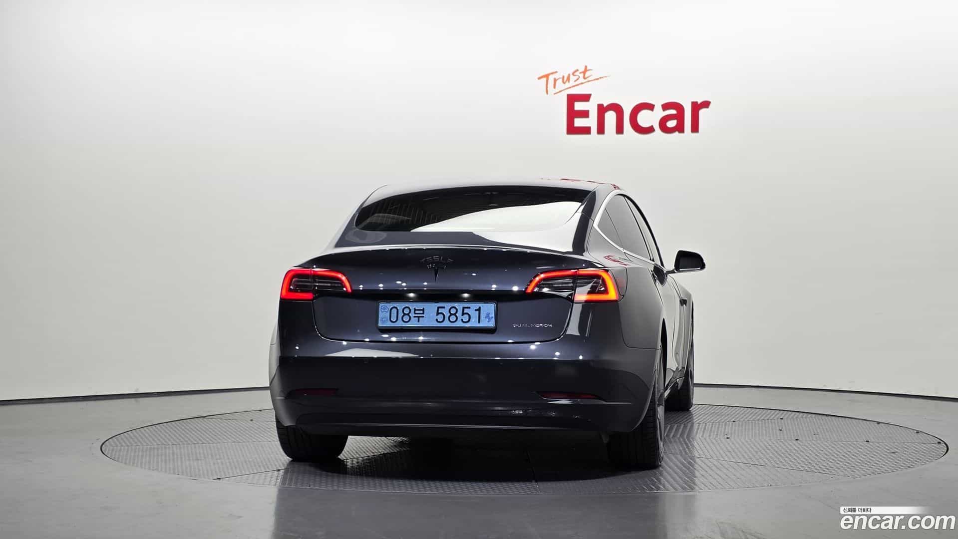 Model 3 Tesla 2020.2-OUTER-004