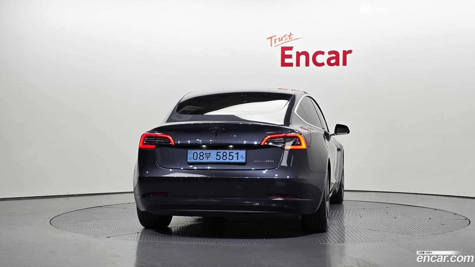 Main__Slider__Photo:Model 3 Tesla 2020.2-3