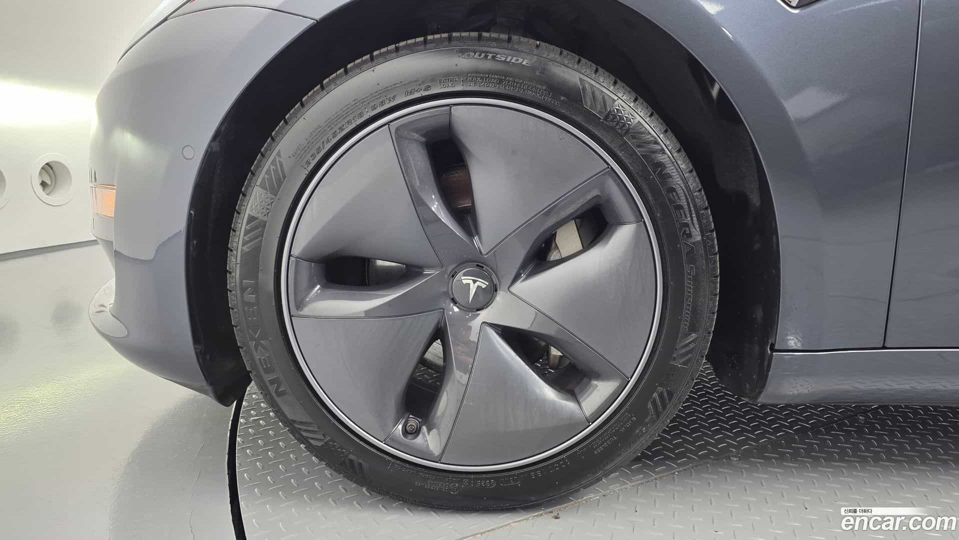 Model 3 Tesla 2020.2-OUTER-005