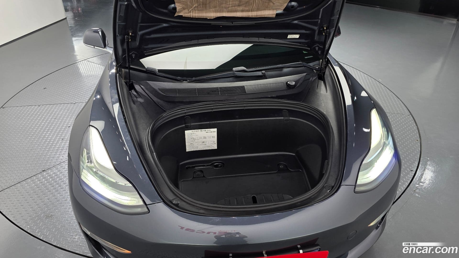 Main__Slider__Photo:Model 3 Tesla 2020.2-5