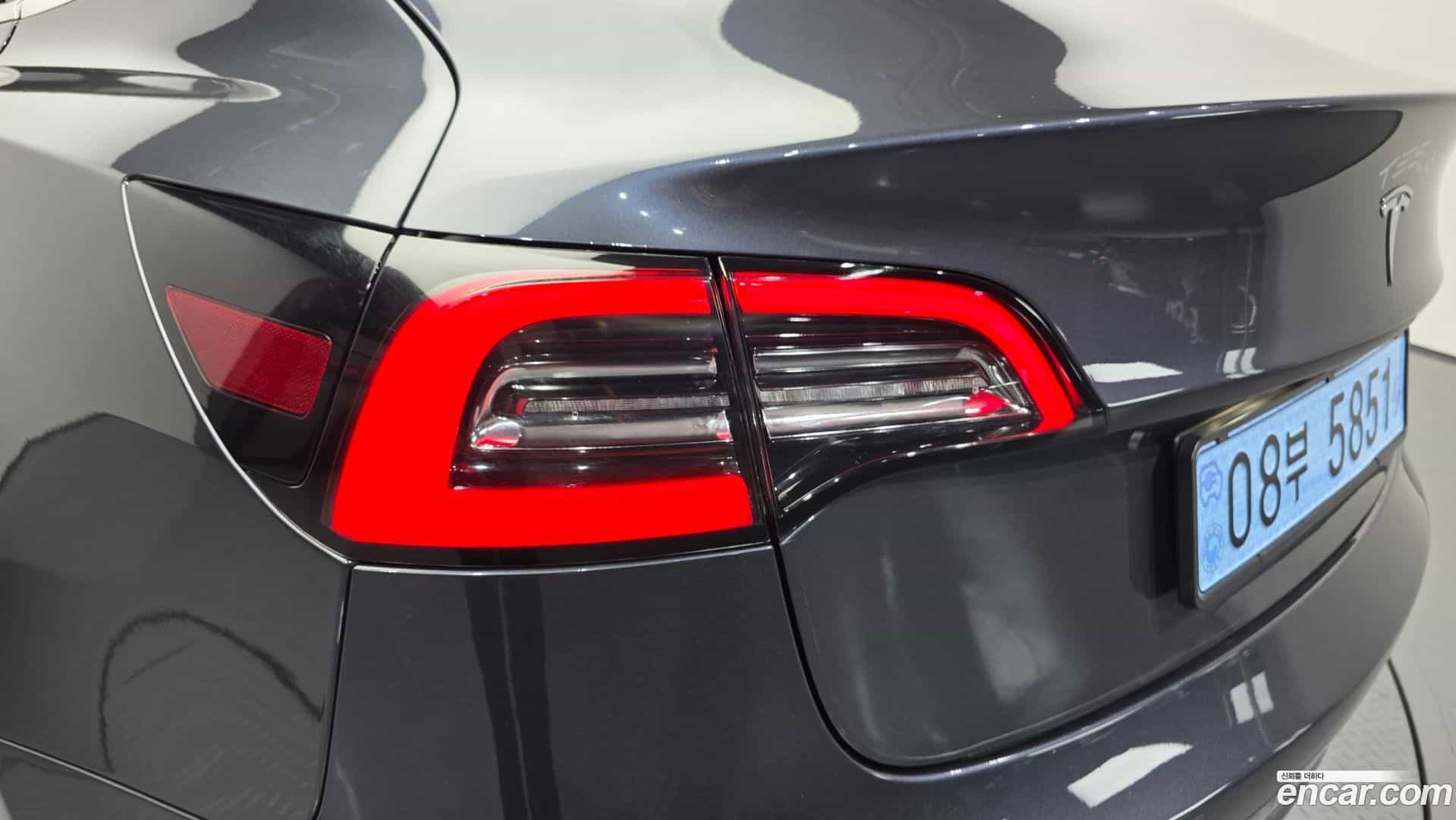 Model 3 Tesla 2020.2-OUTER-033