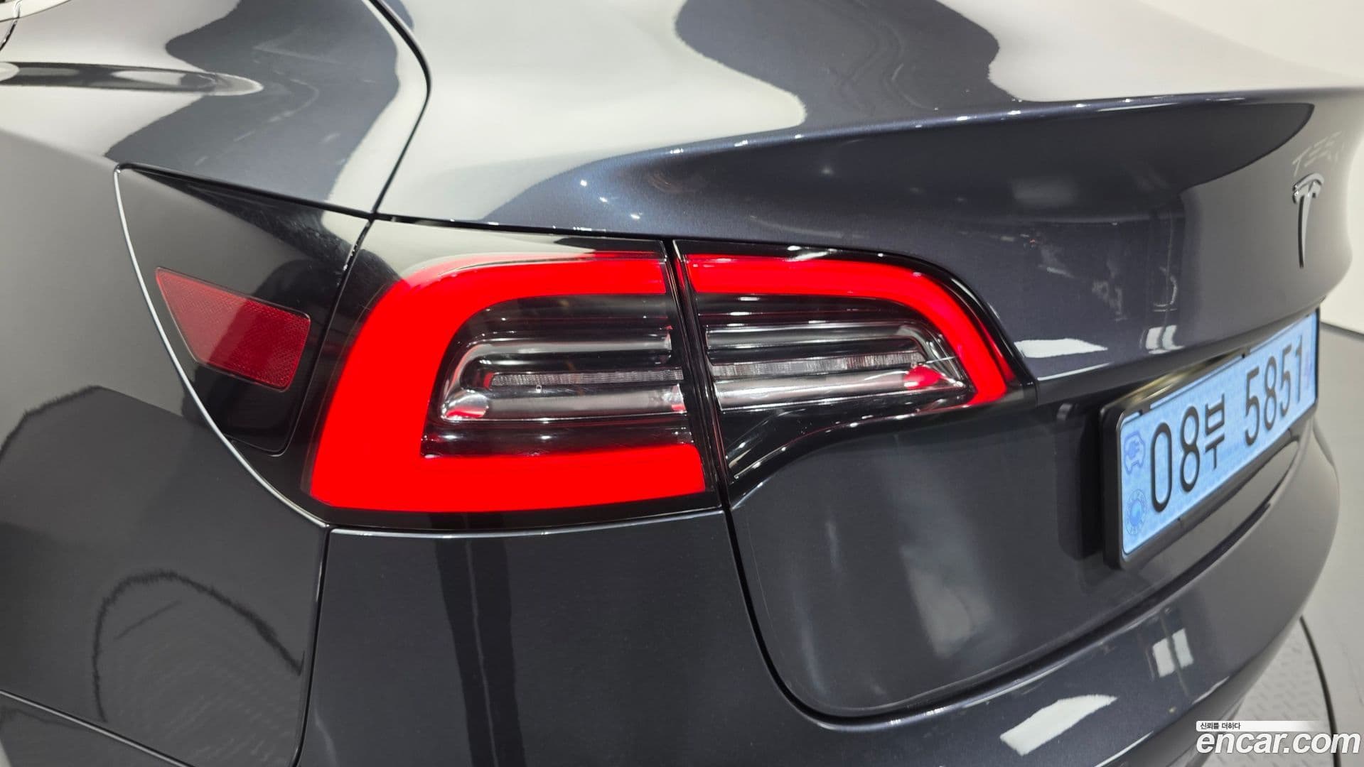 Main__Slider__Photo:Model 3 Tesla 2020.2-22