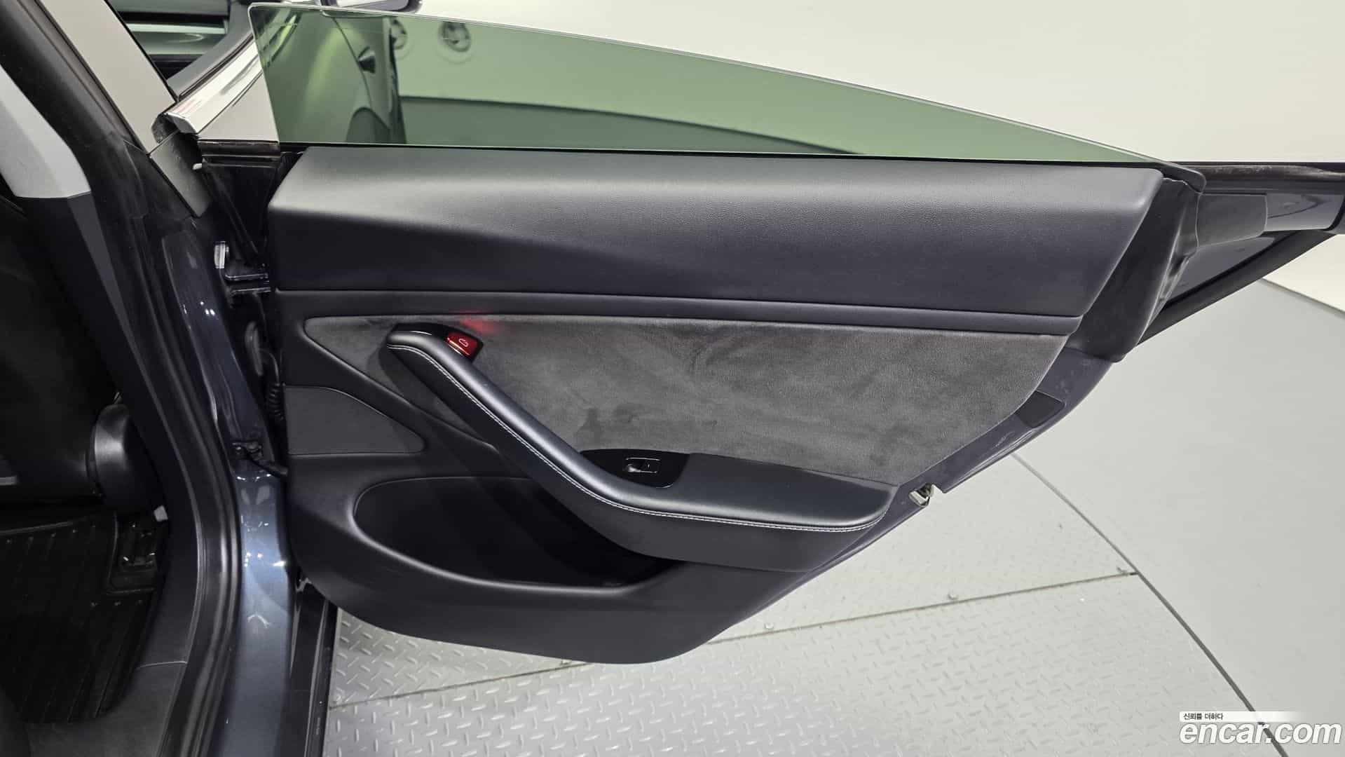 Model 3 Tesla 2020.2-INNER-035