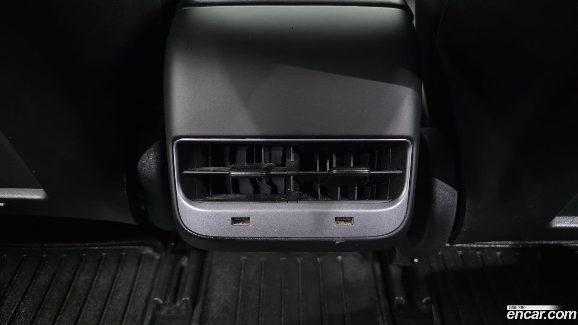 Main__Slider__Photo:Model 3 Tesla 2020.2-27