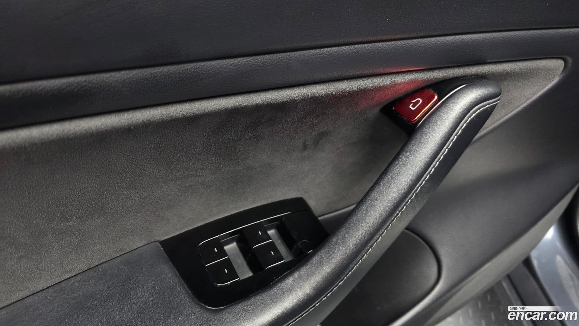 Main__Slider__Photo:Model 3 Tesla 2020.2-28