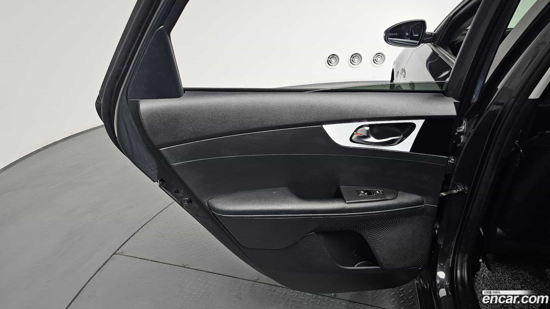K3 Kia 2023.7-INNER-035