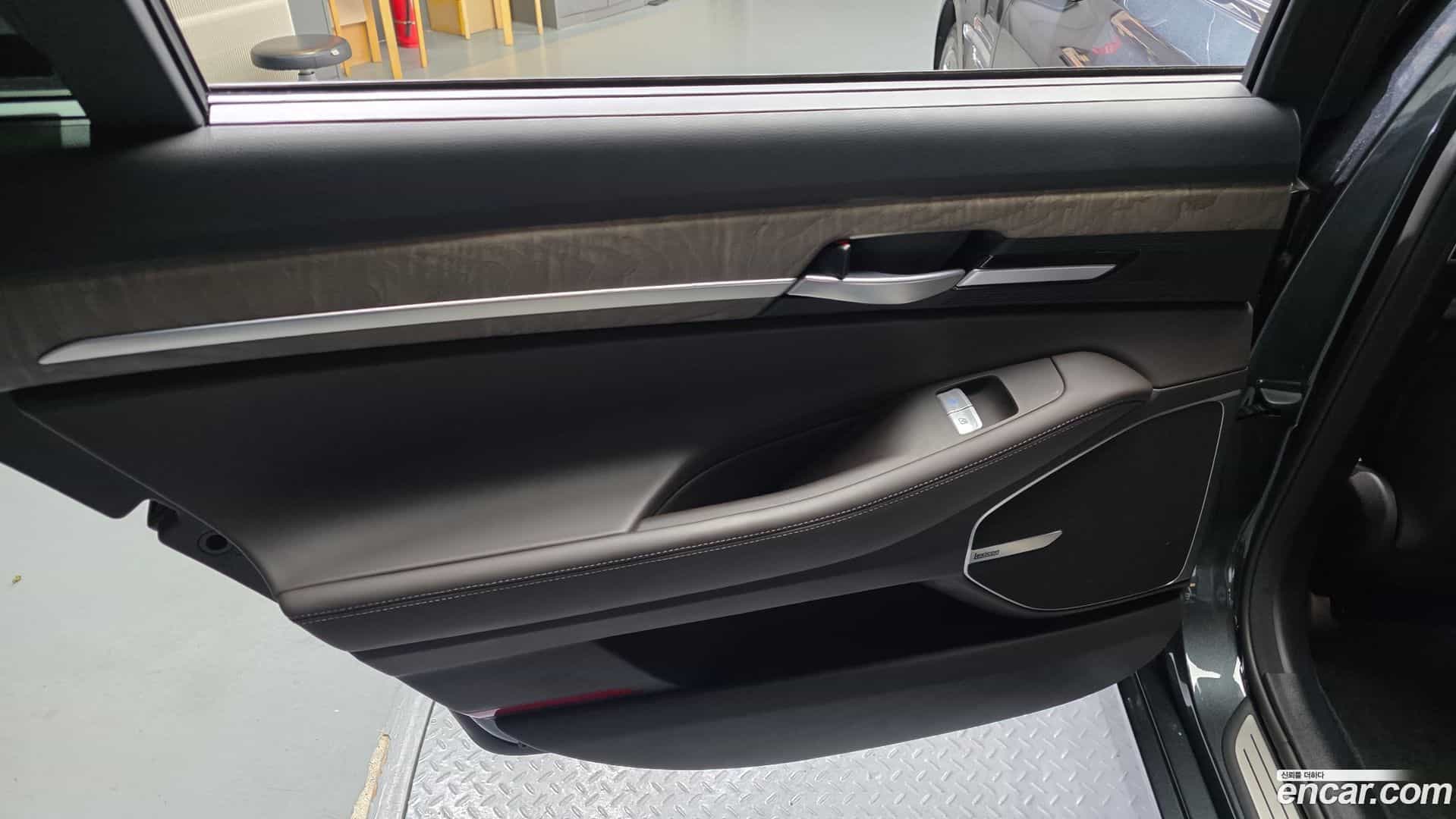 G90 Genesis 2021.3-INNER-035