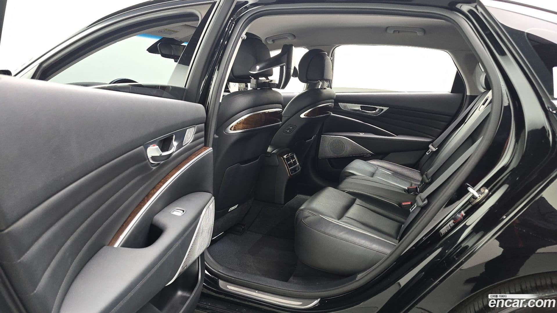 Main__Slider__Photo:K9 Kia 2018.3-25