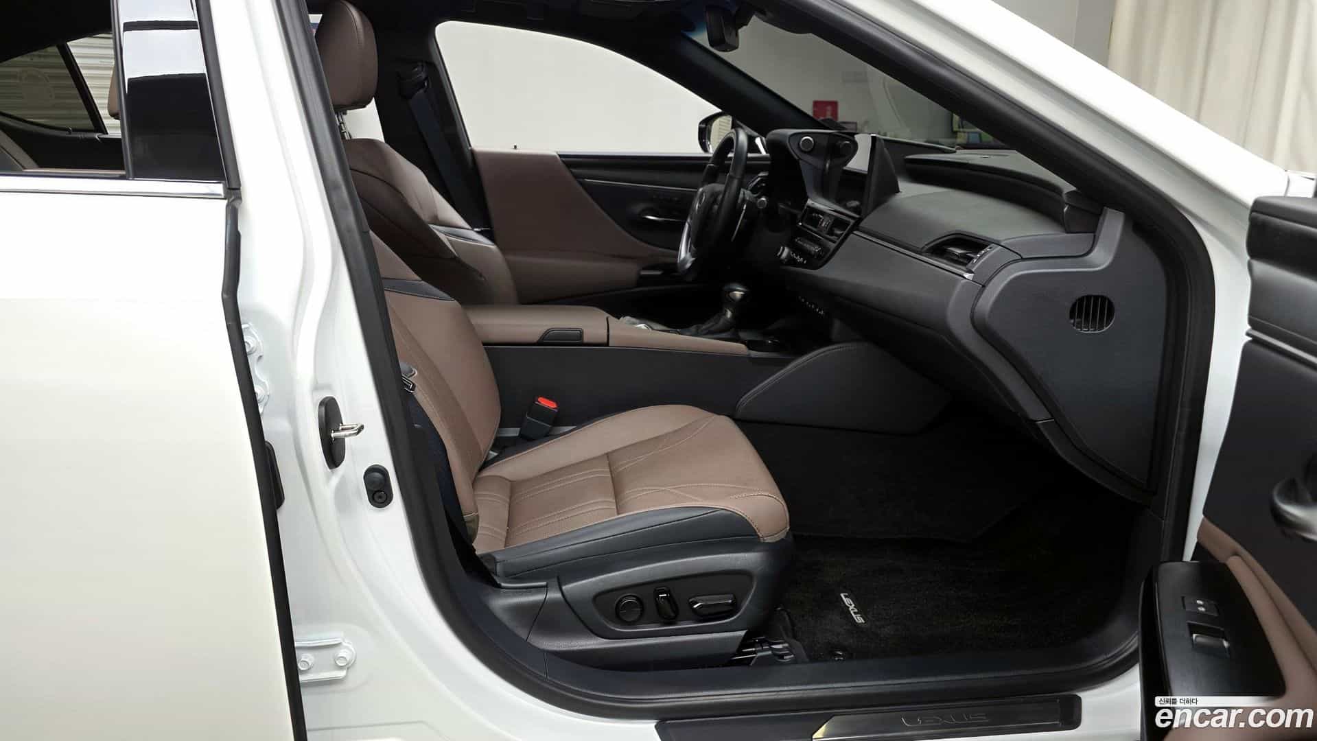 ES Lexus 2024.7-INNER-036