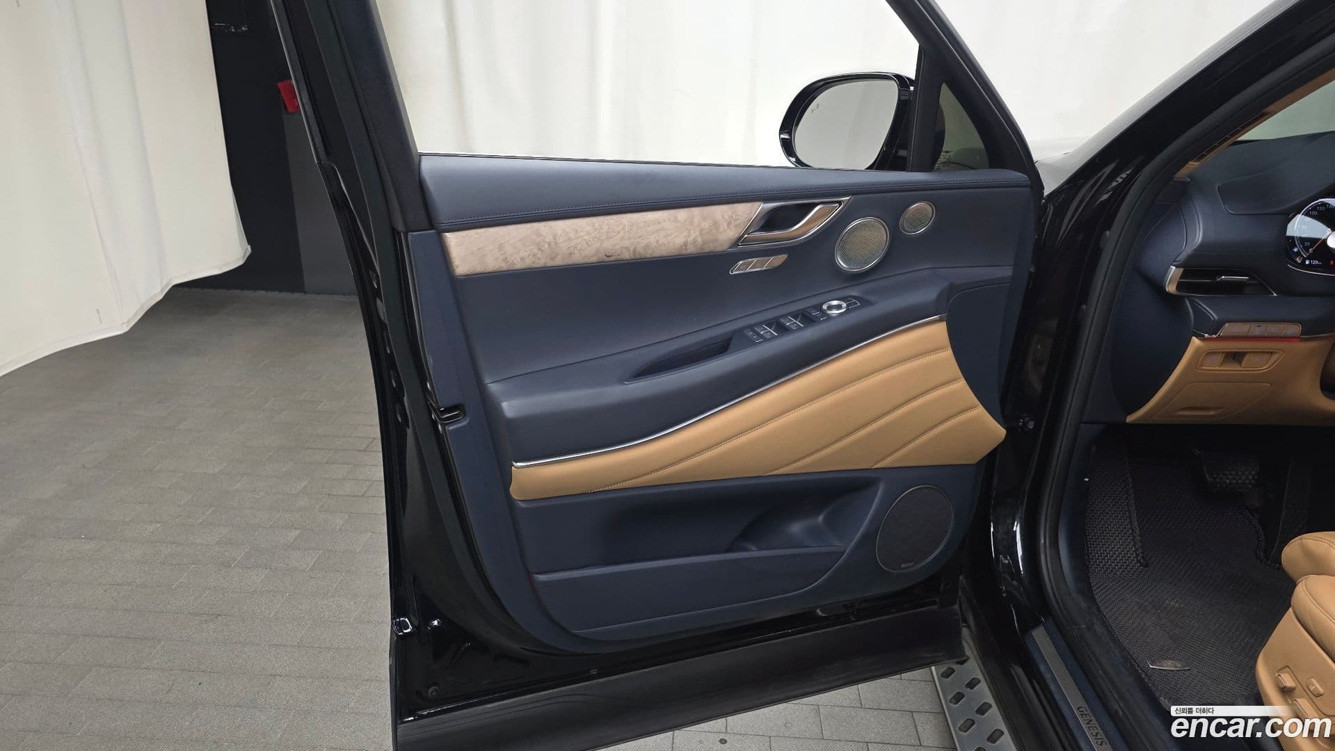 Main__Slider__Photo:GV80 Genesis 2020.6-23