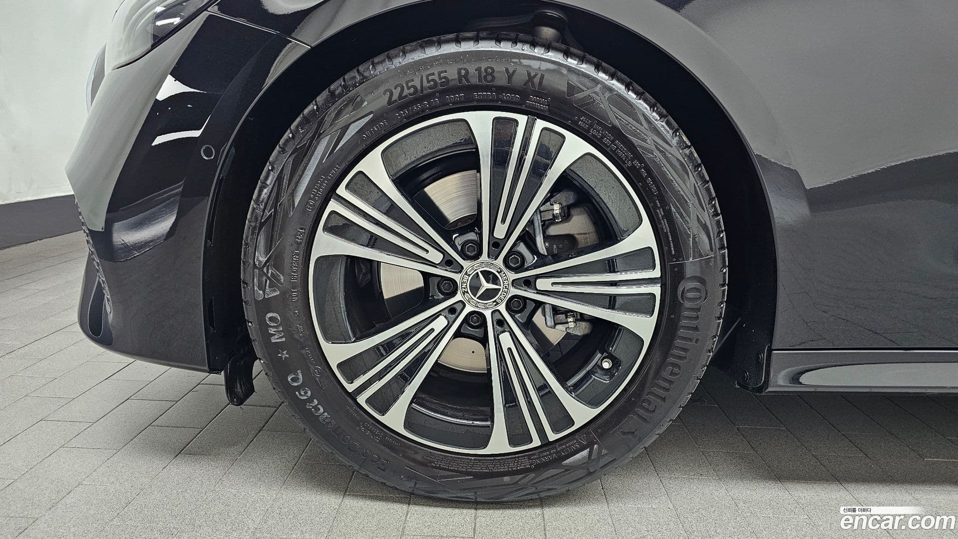 Main__Slider__Photo:E-Class Mercedes-Benz 2025.4-4