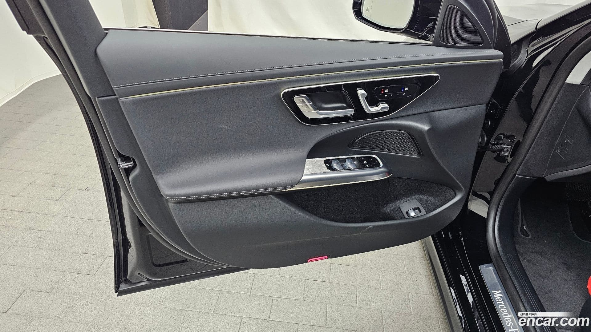 Main__Slider__Photo:E-Class Mercedes-Benz 2025.4-23