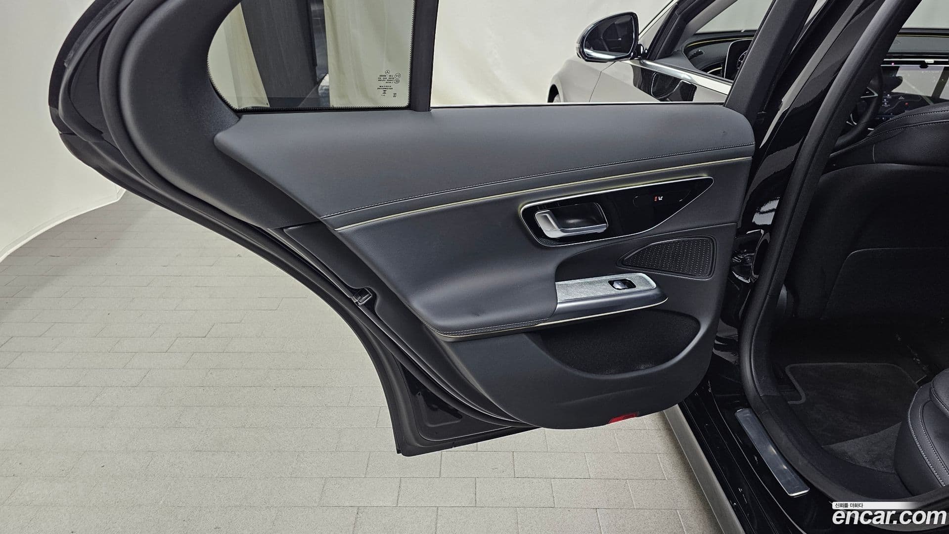Main__Slider__Photo:E-Class Mercedes-Benz 2025.4-24
