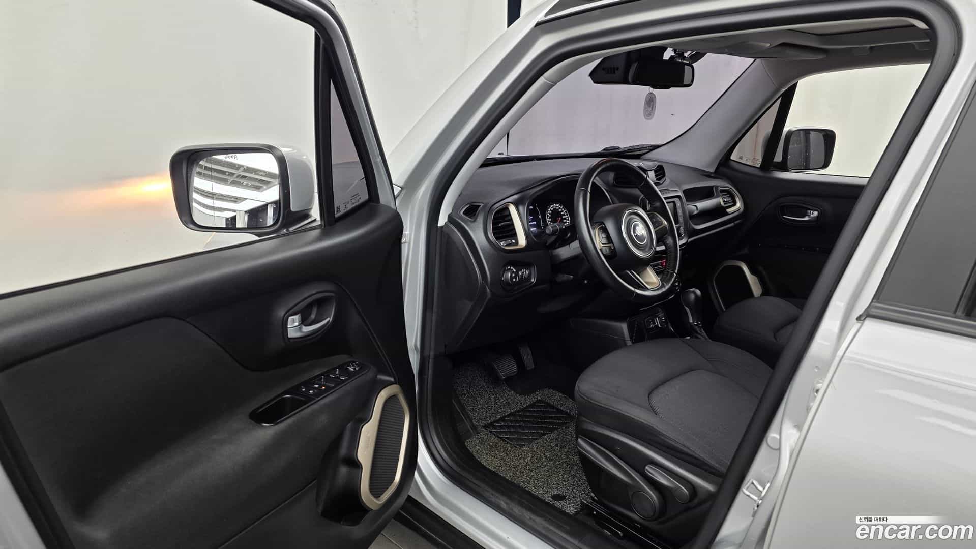 Renegade Jeep 2017.5-INNER-010