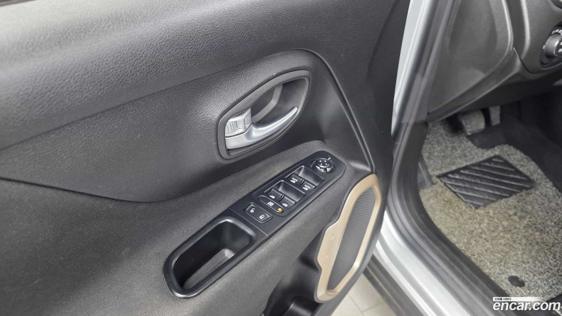 Renegade Jeep 2017.5-OPTION-020