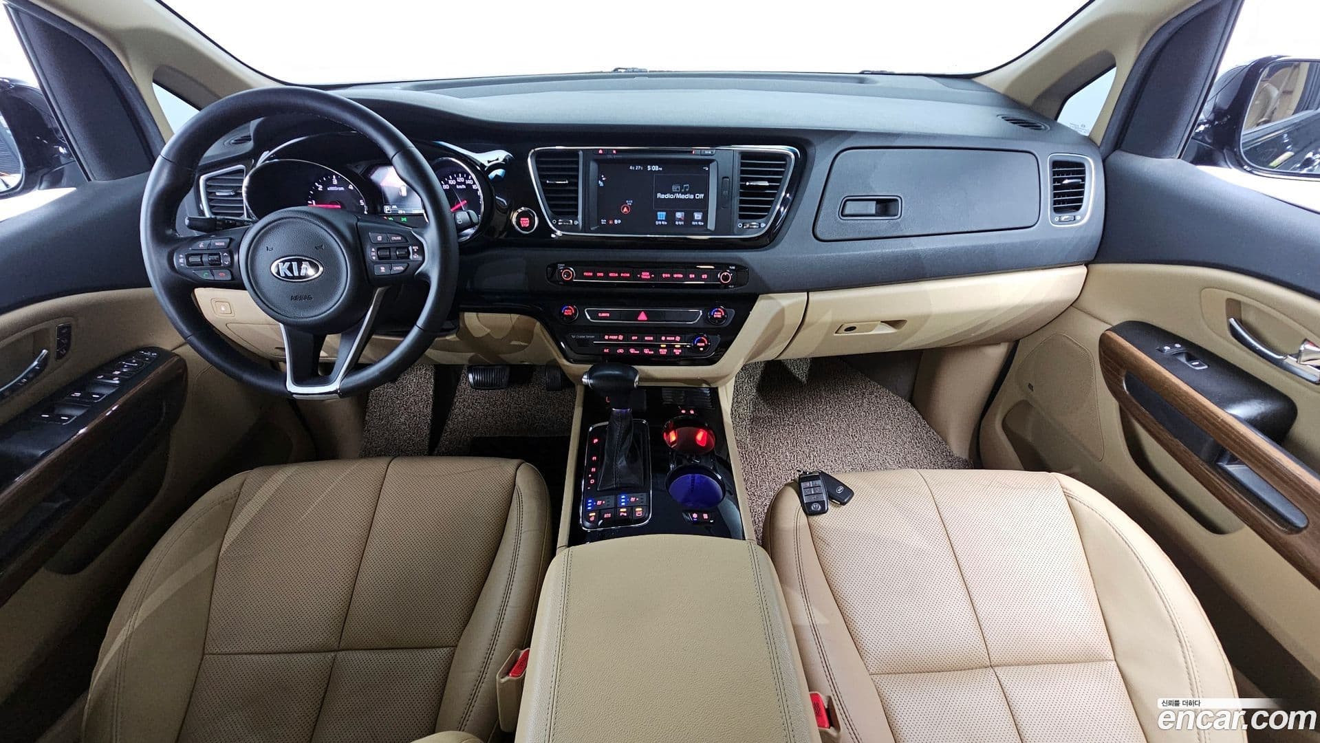 Main__Slider__Photo:Canival Kia 2016.7-6