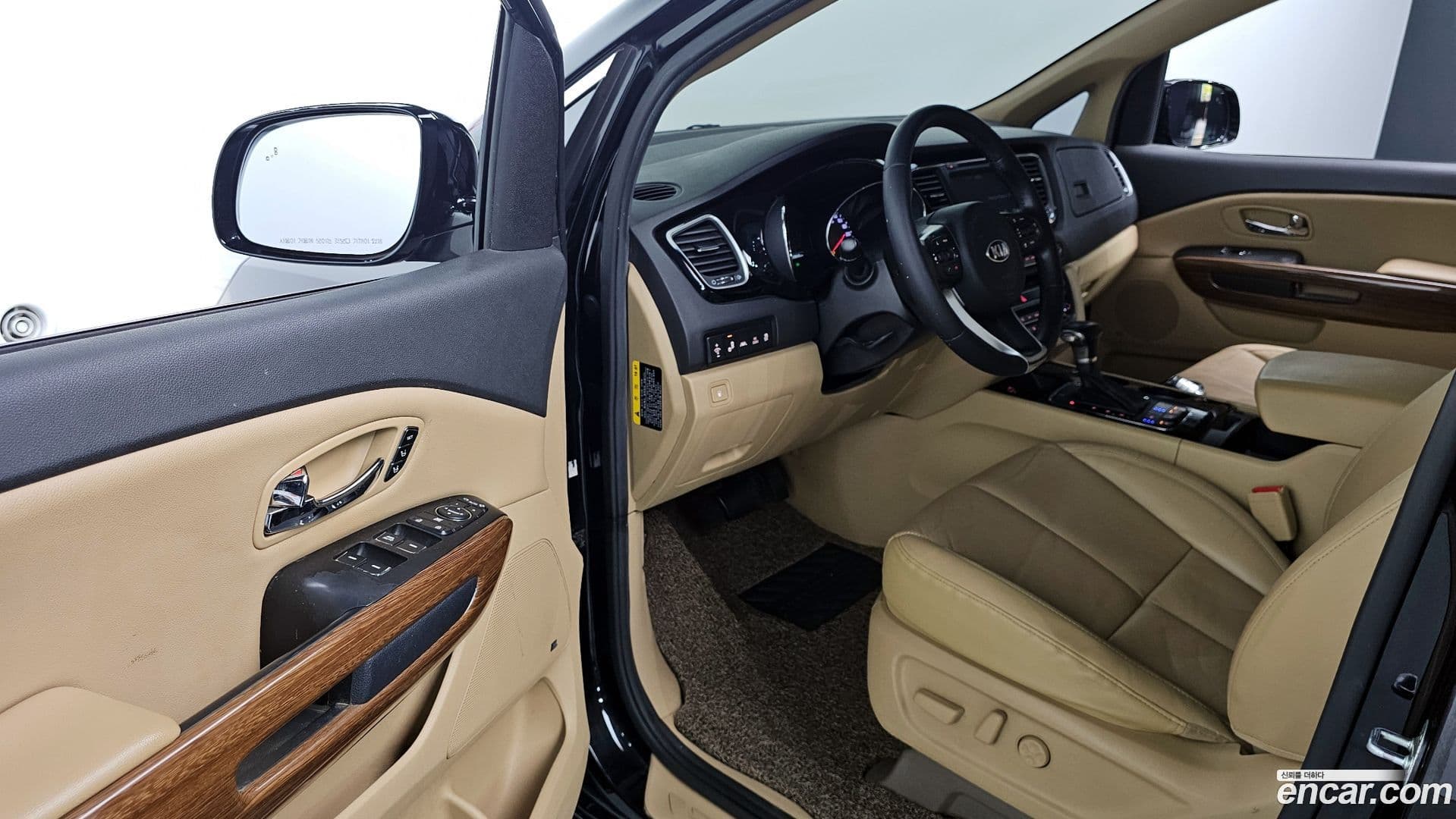 Main__Slider__Photo:Canival Kia 2016.7-9
