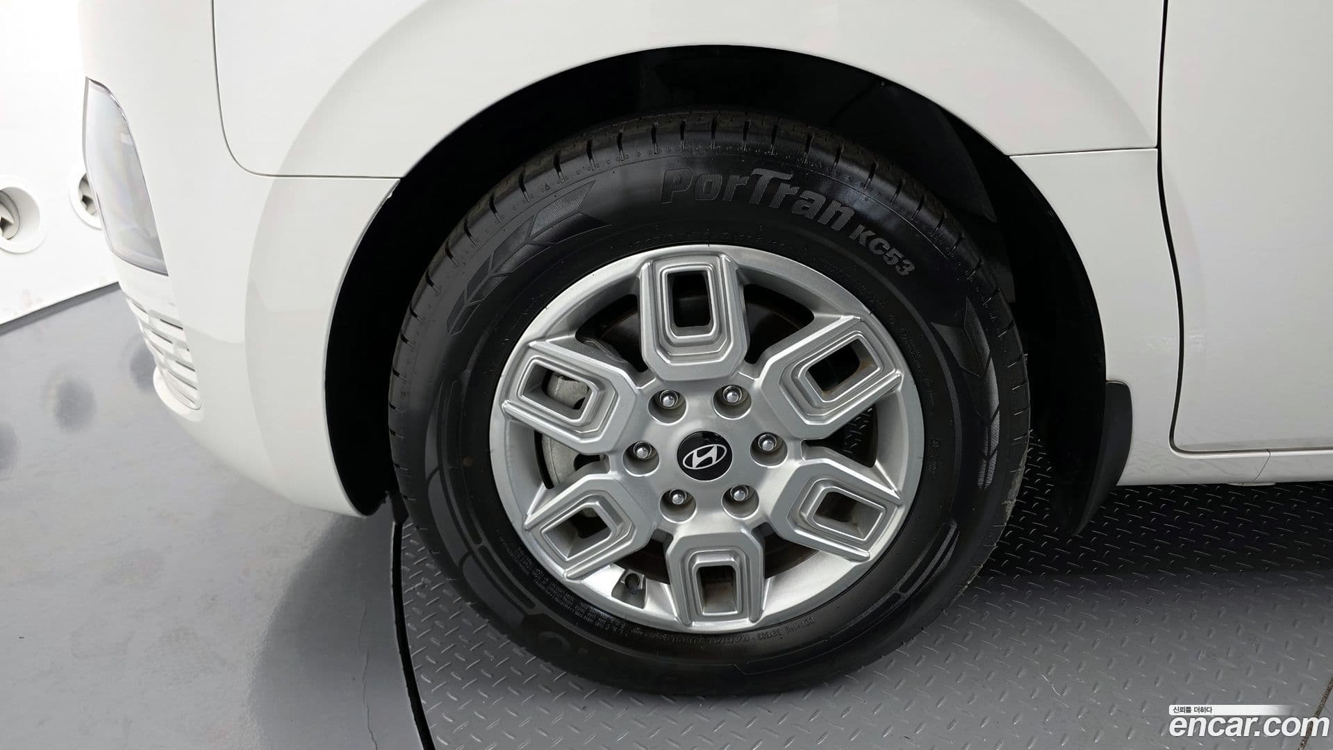 Main__Slider__Photo:Staria Hyundai 2024.3-4