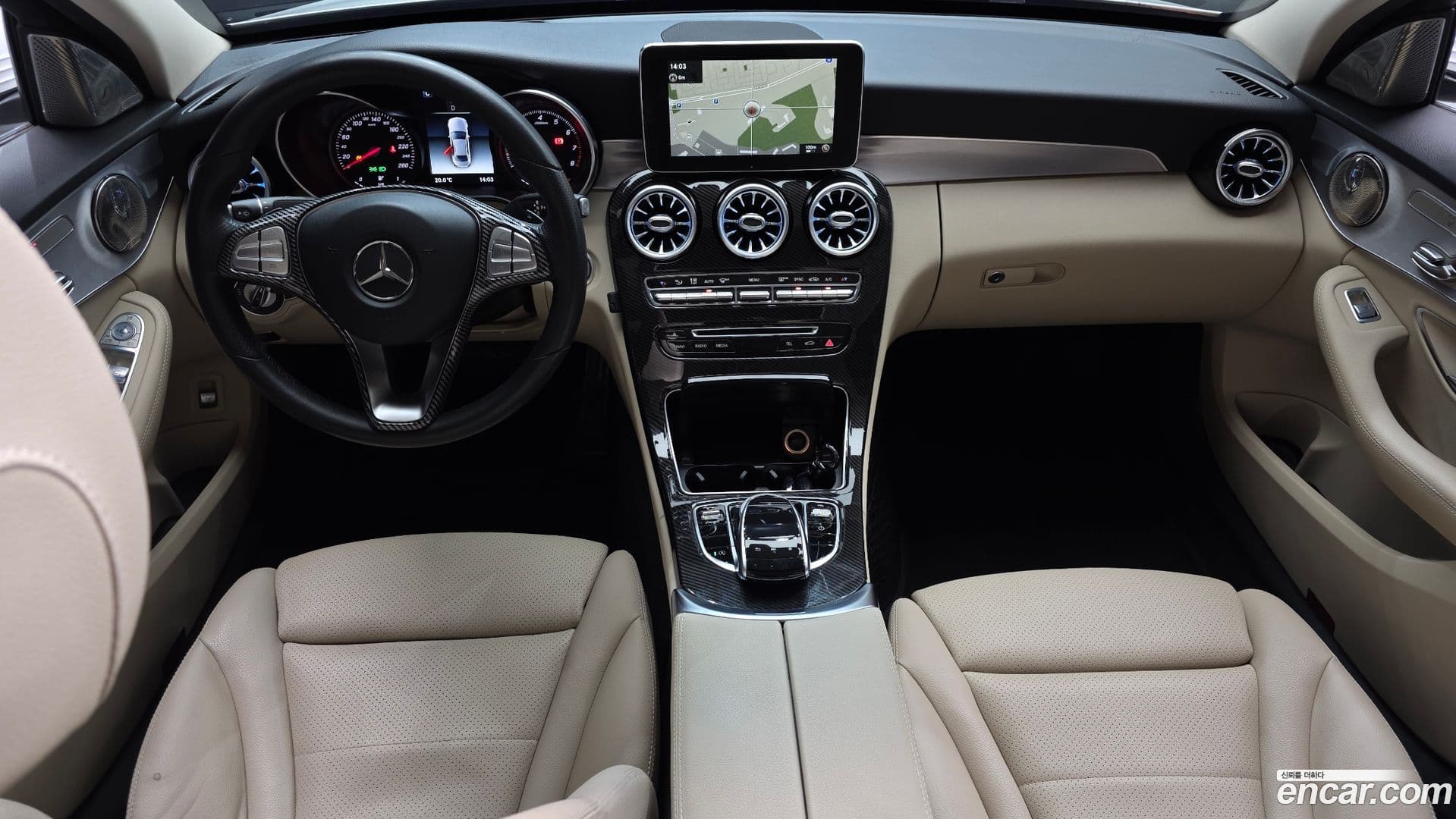 Main__Slider__Photo:C-Class Mercedes-Benz 2018.2-0