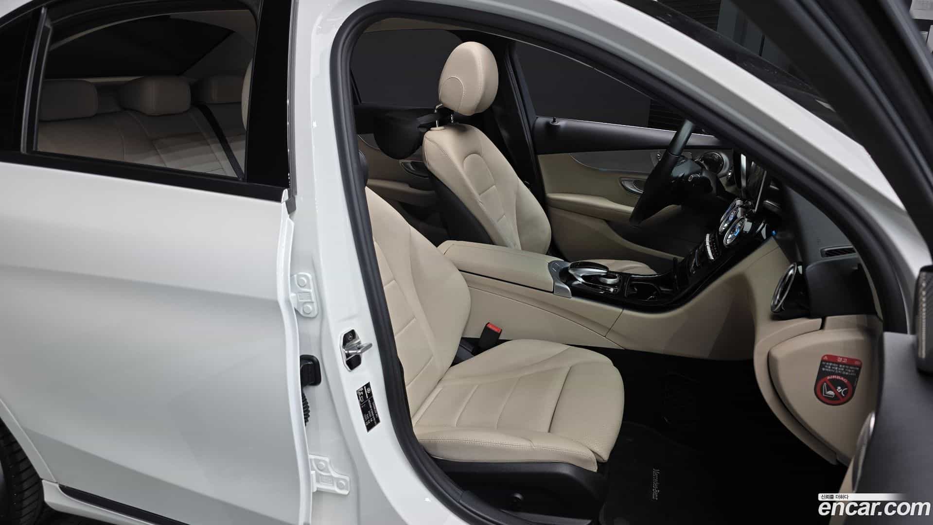 C-Class Mercedes-Benz 2018.2-OPTION-016
