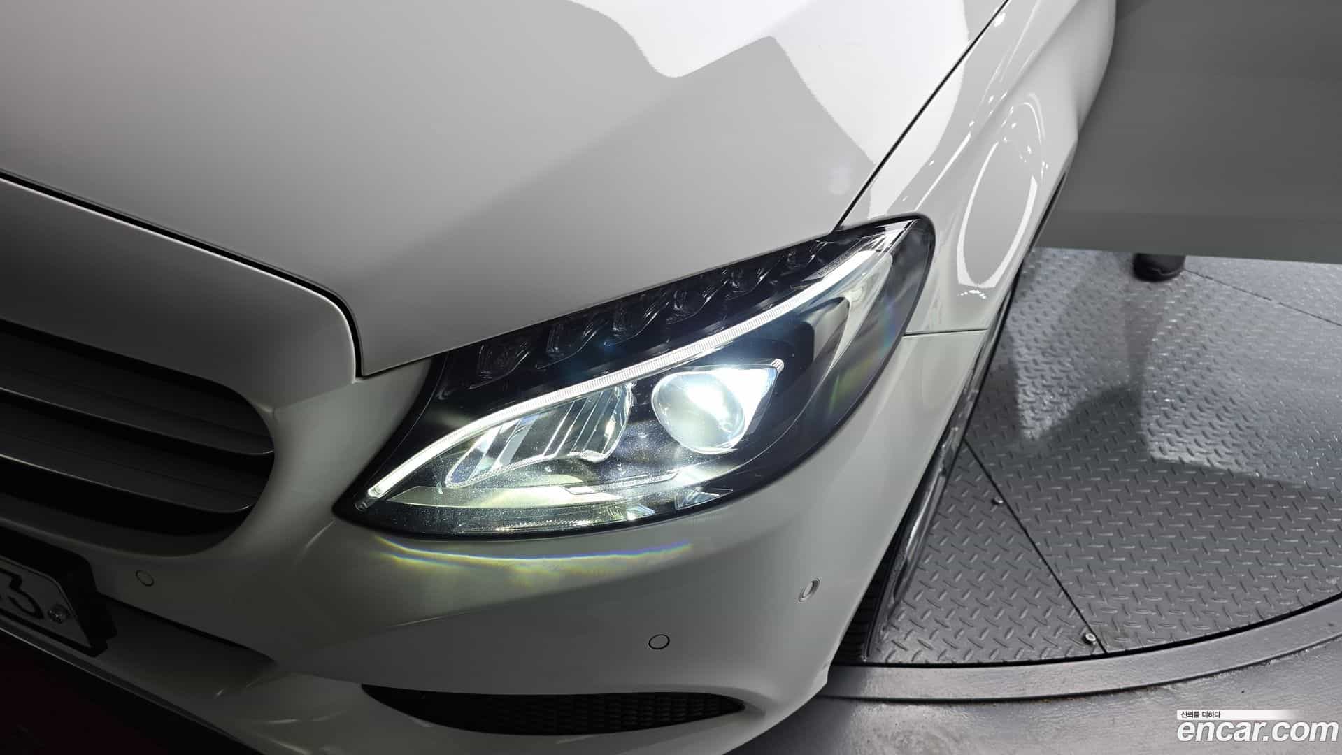 C-Class Mercedes-Benz 2018.2-OUTER-033