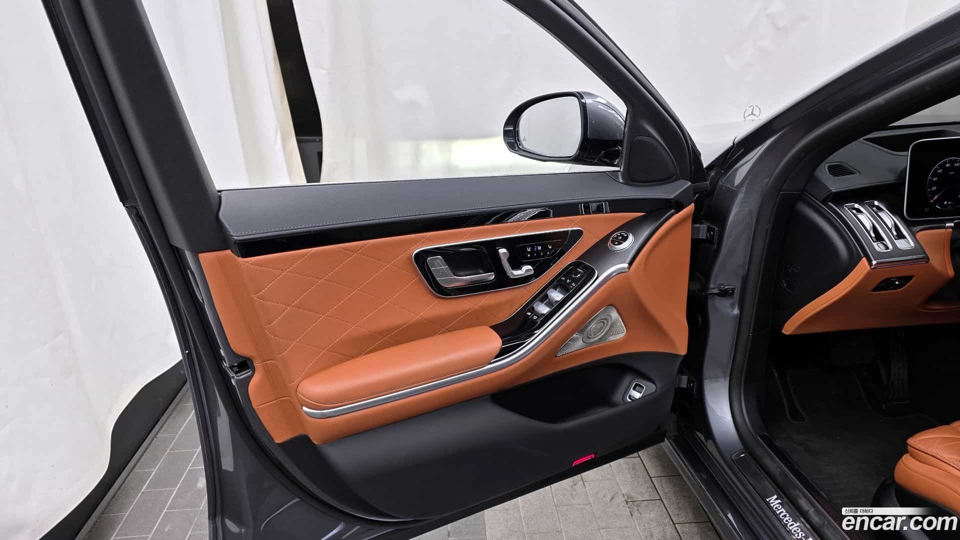 S-Class Mercedes-Benz 2023.6-INNER-034