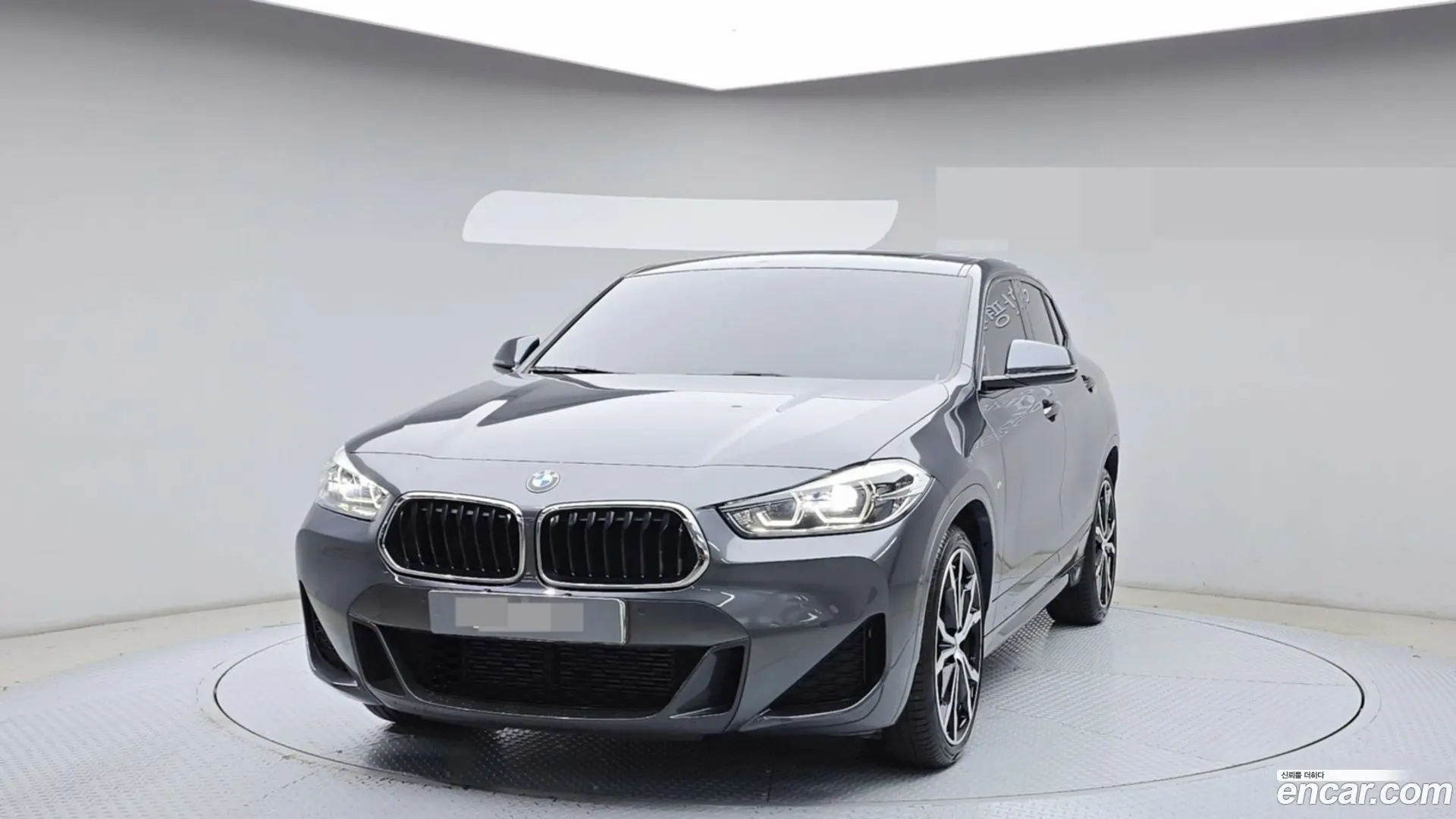 Main__Slider__Photo:X2 (F39) BMW 2021.0-0