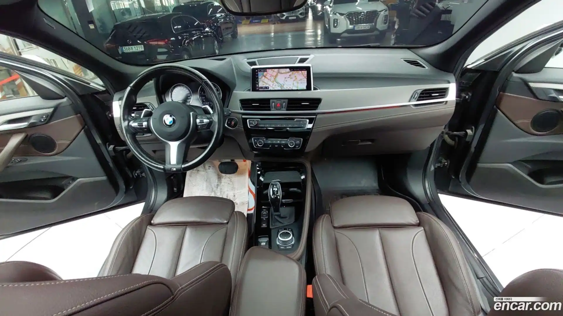 X2 (F39) BMW 2021.0-INNER-007