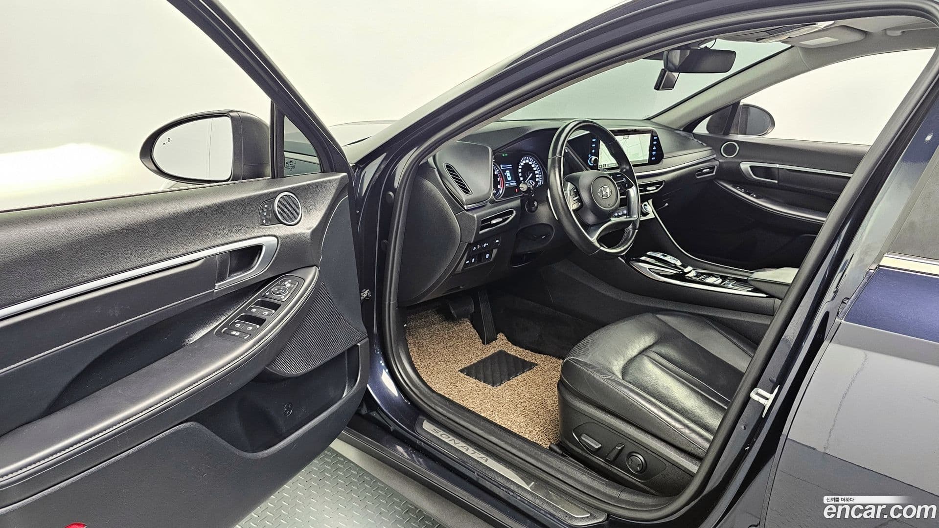Main__Slider__Photo:Sonata Hyundai 2020.5-9