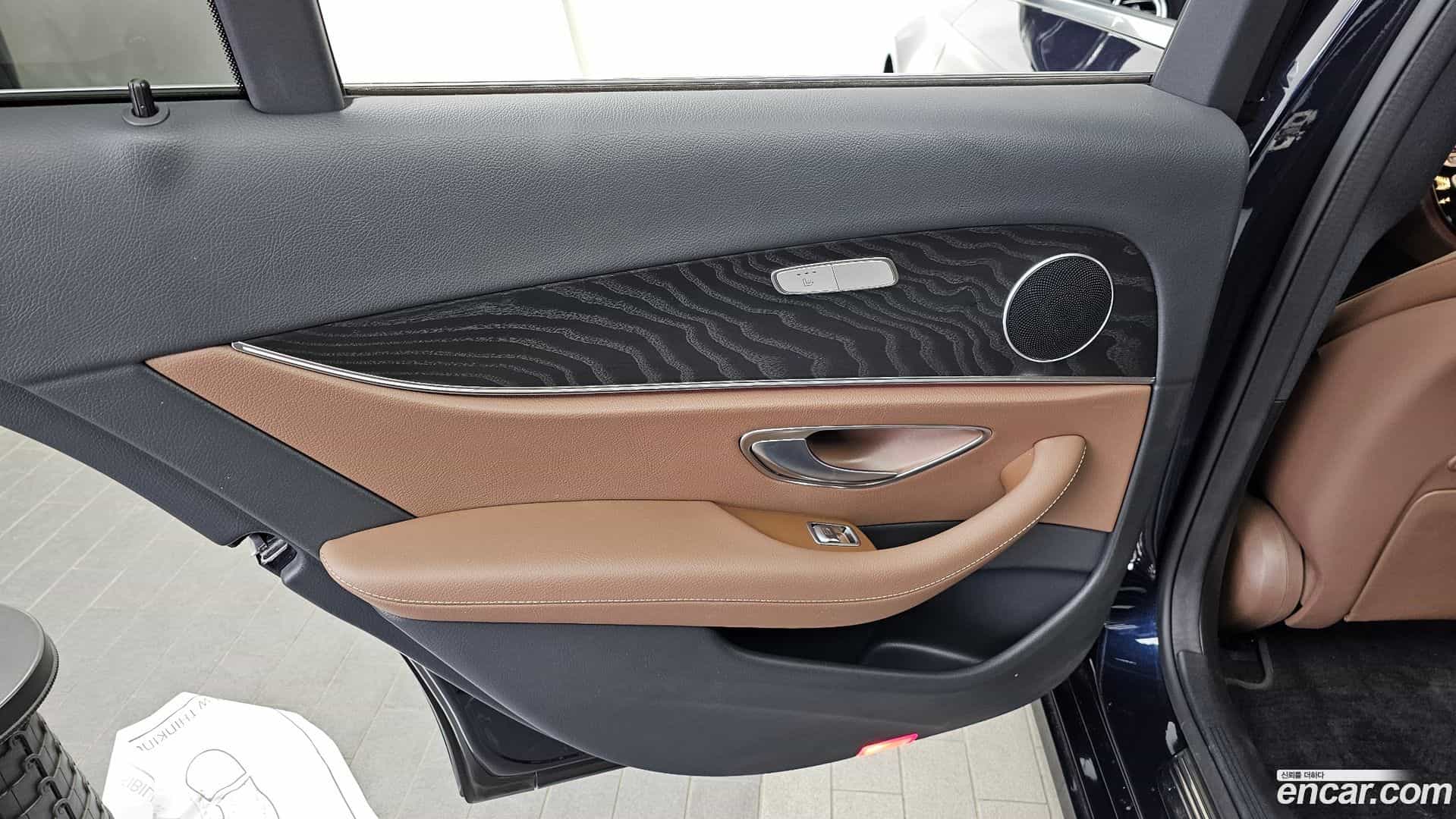 E-Class Mercedes-Benz 2023.10-INNER-035