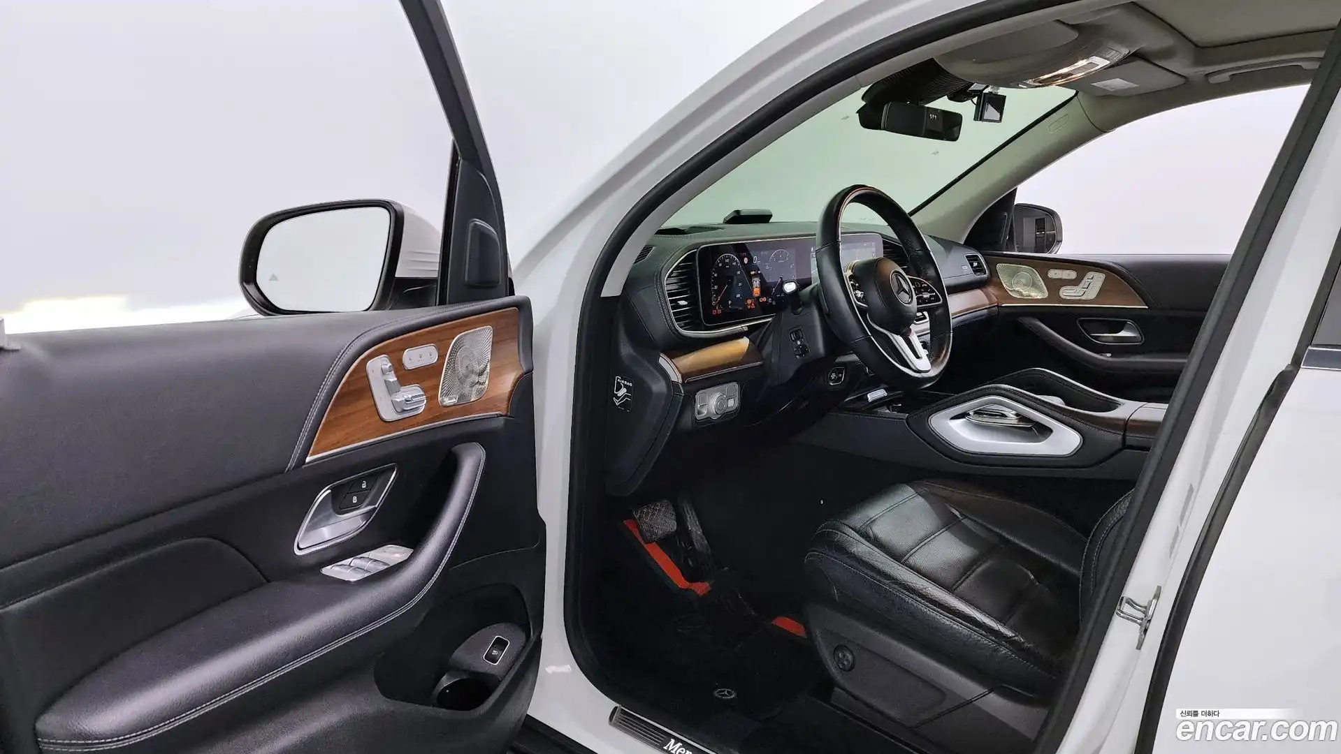GLE-Class Mercedes-Benz 2021.5-INNER-010
