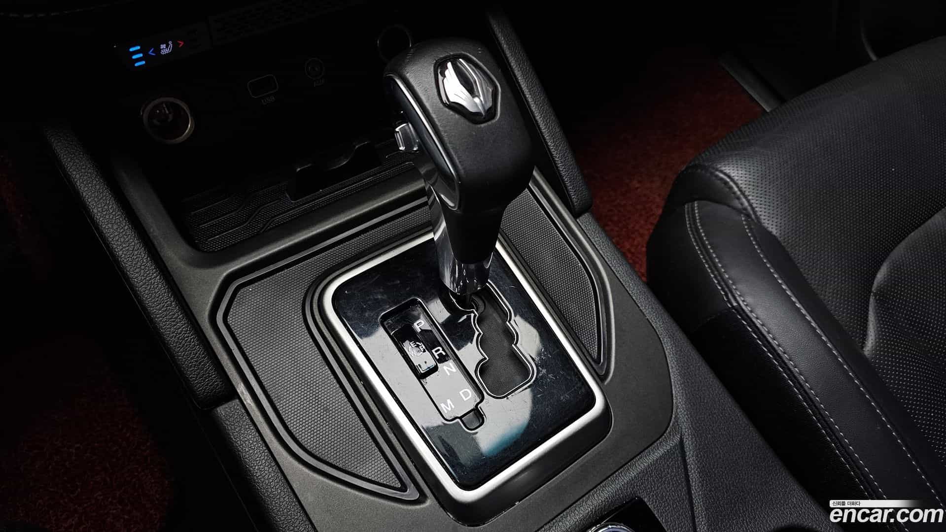 Rexton KG Mobility 2019.4-INNER-009