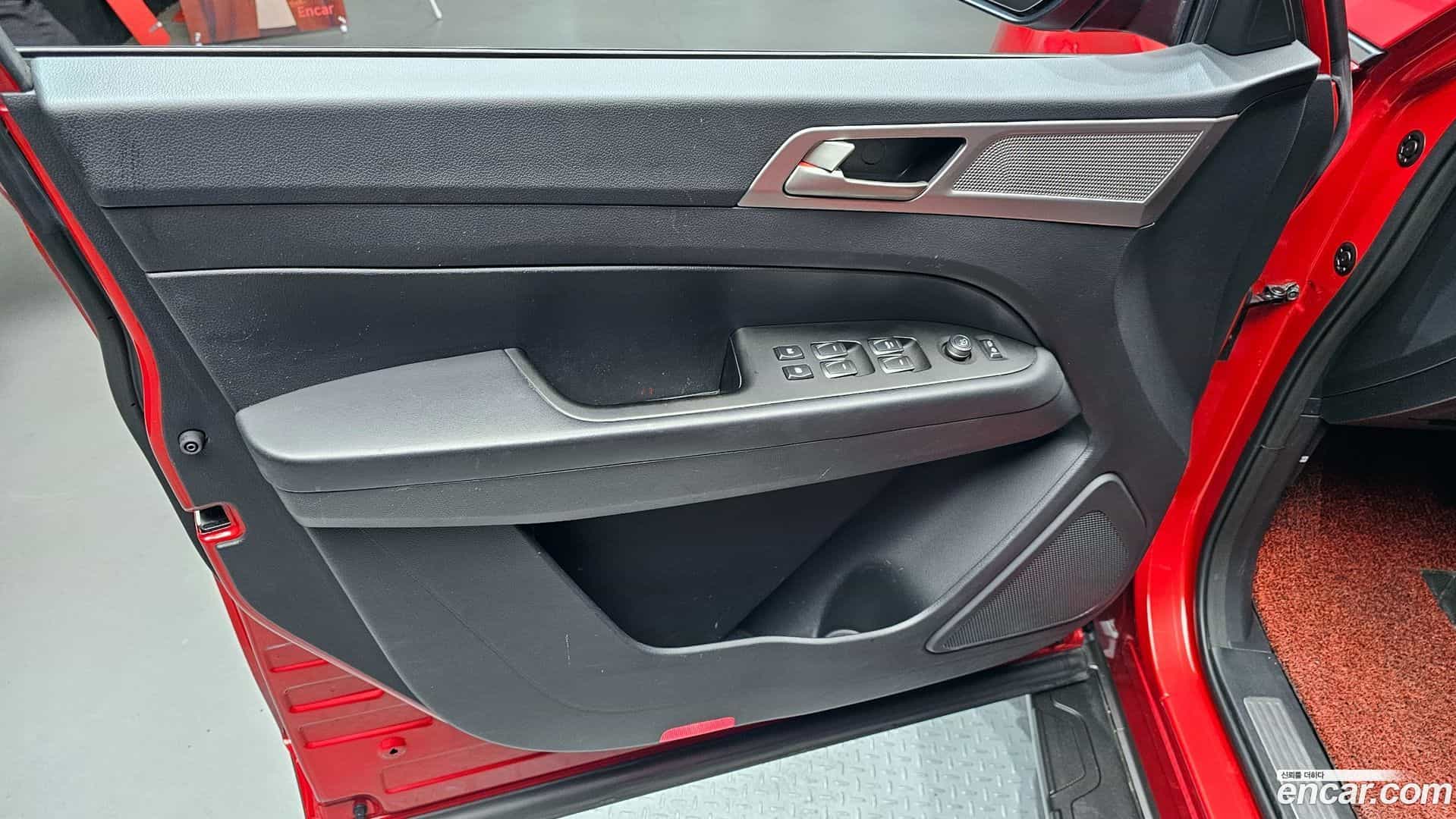 Rexton KG Mobility 2019.4-INNER-034