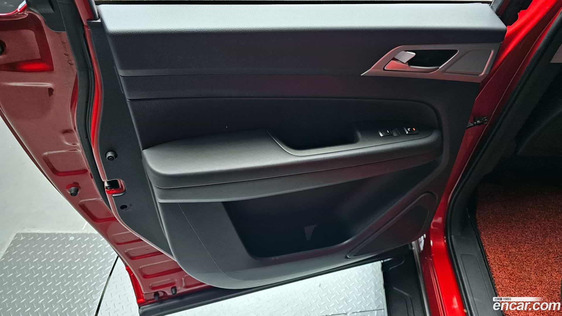 Rexton KG Mobility 2019.4-INNER-035